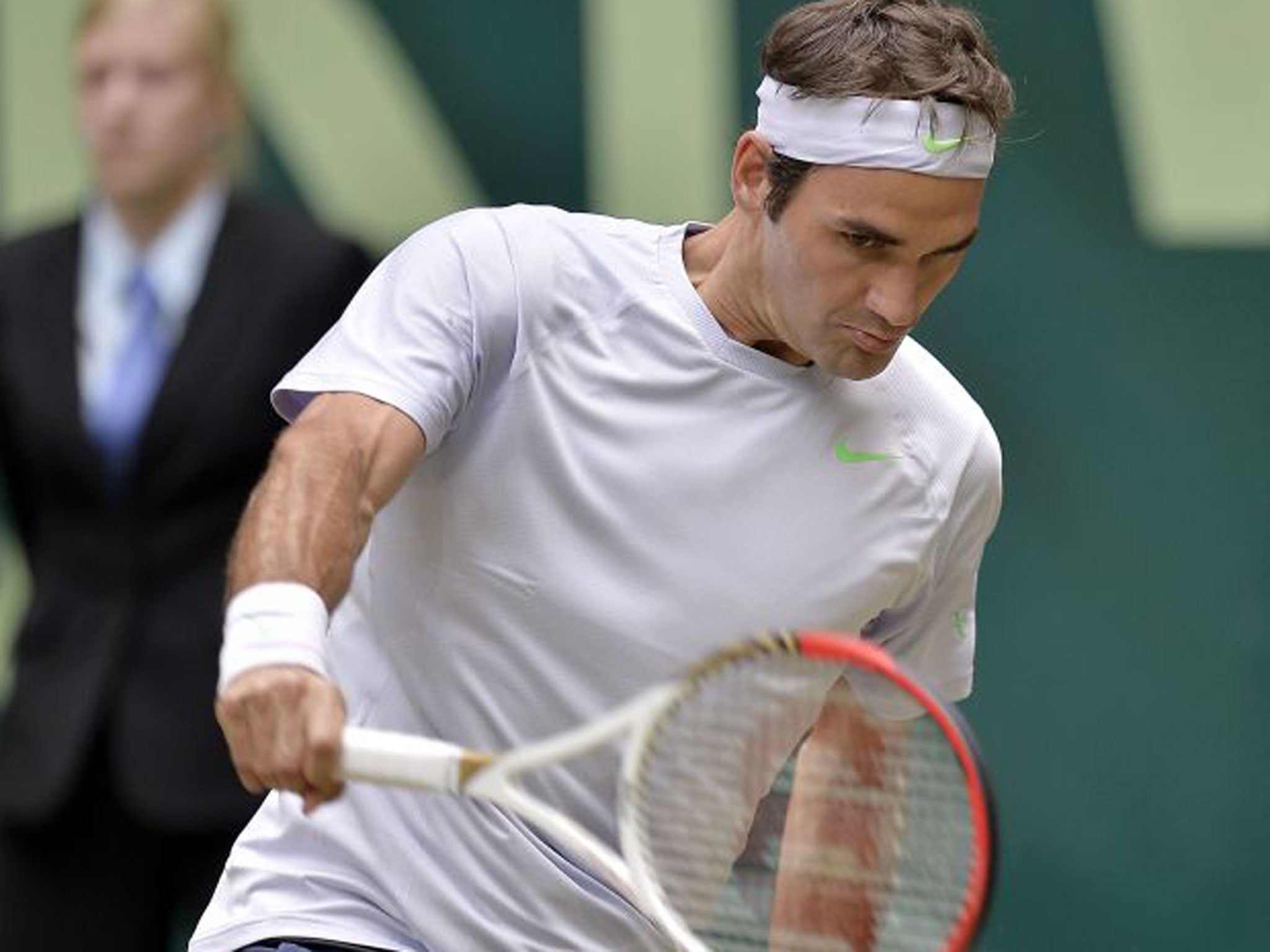 Roger Federer on his way to his sixth Halle trophy success