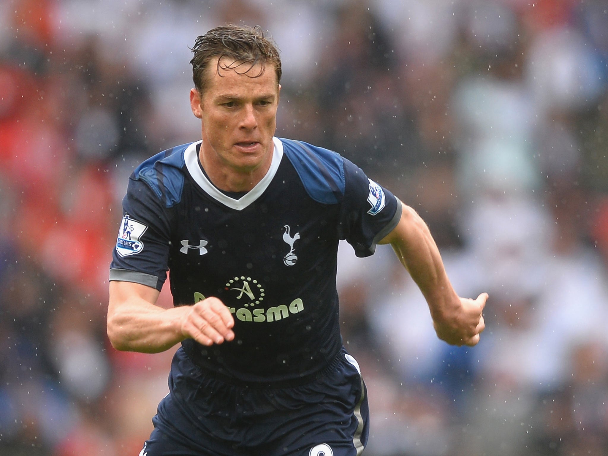 Scott Parker had been close to a move to QPR but Fulham are hopeful they can bring the midfielder to Craven Cottage