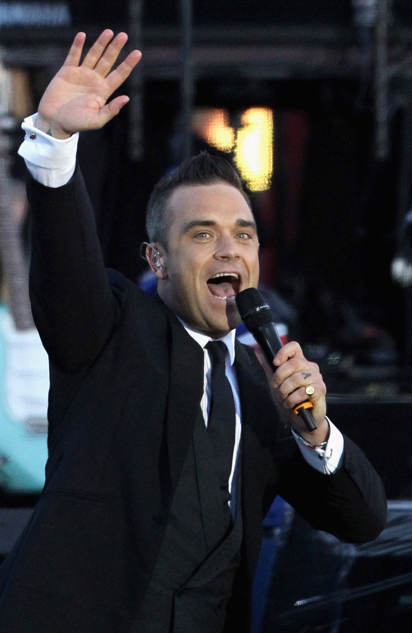 Robbie Williams says he'd take 'the best drugs' with his daughter Teddy if she were to become an addict