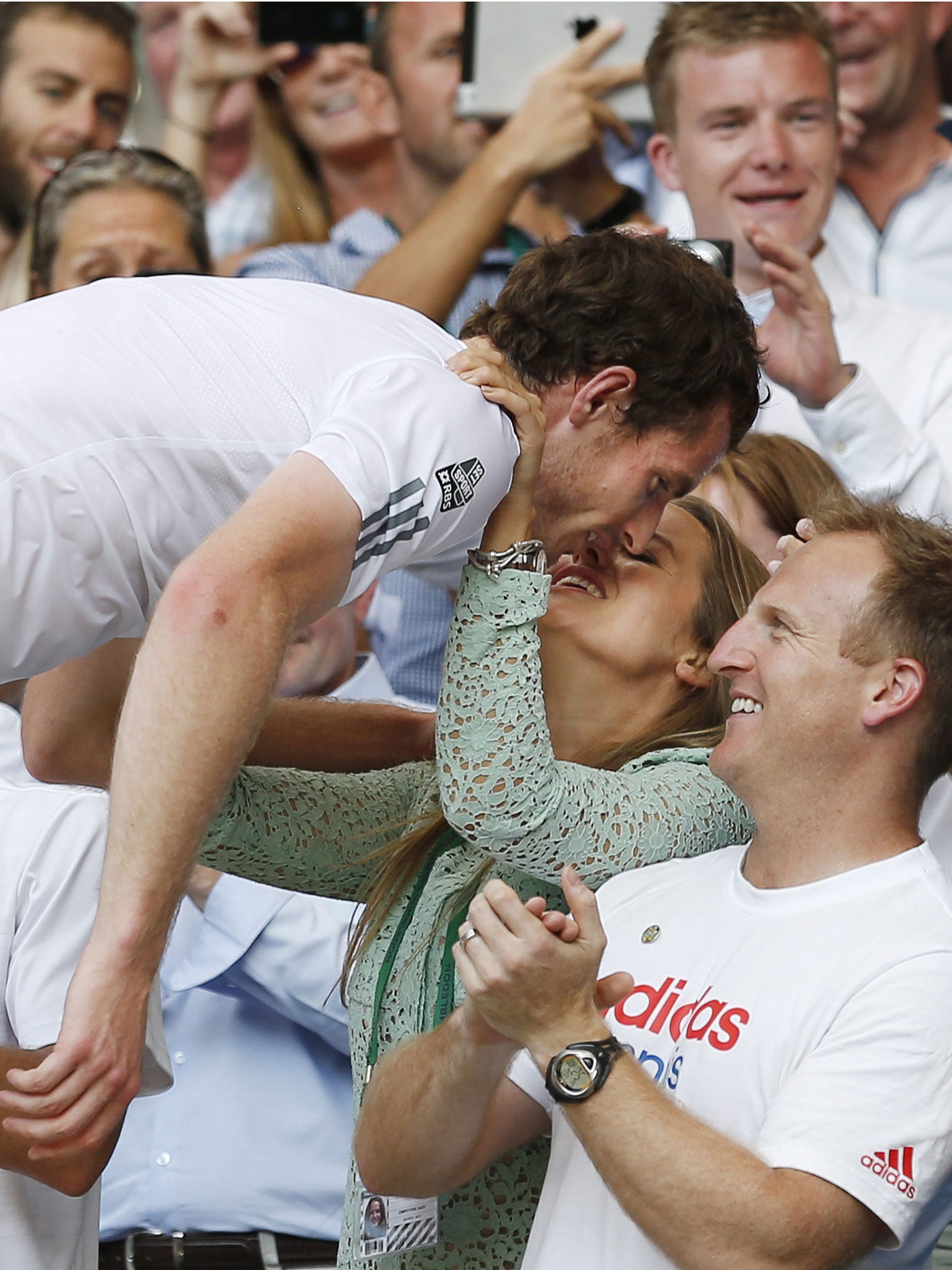 Murray shares a kiss with Sears as he wins the Wimbledon title in 2013