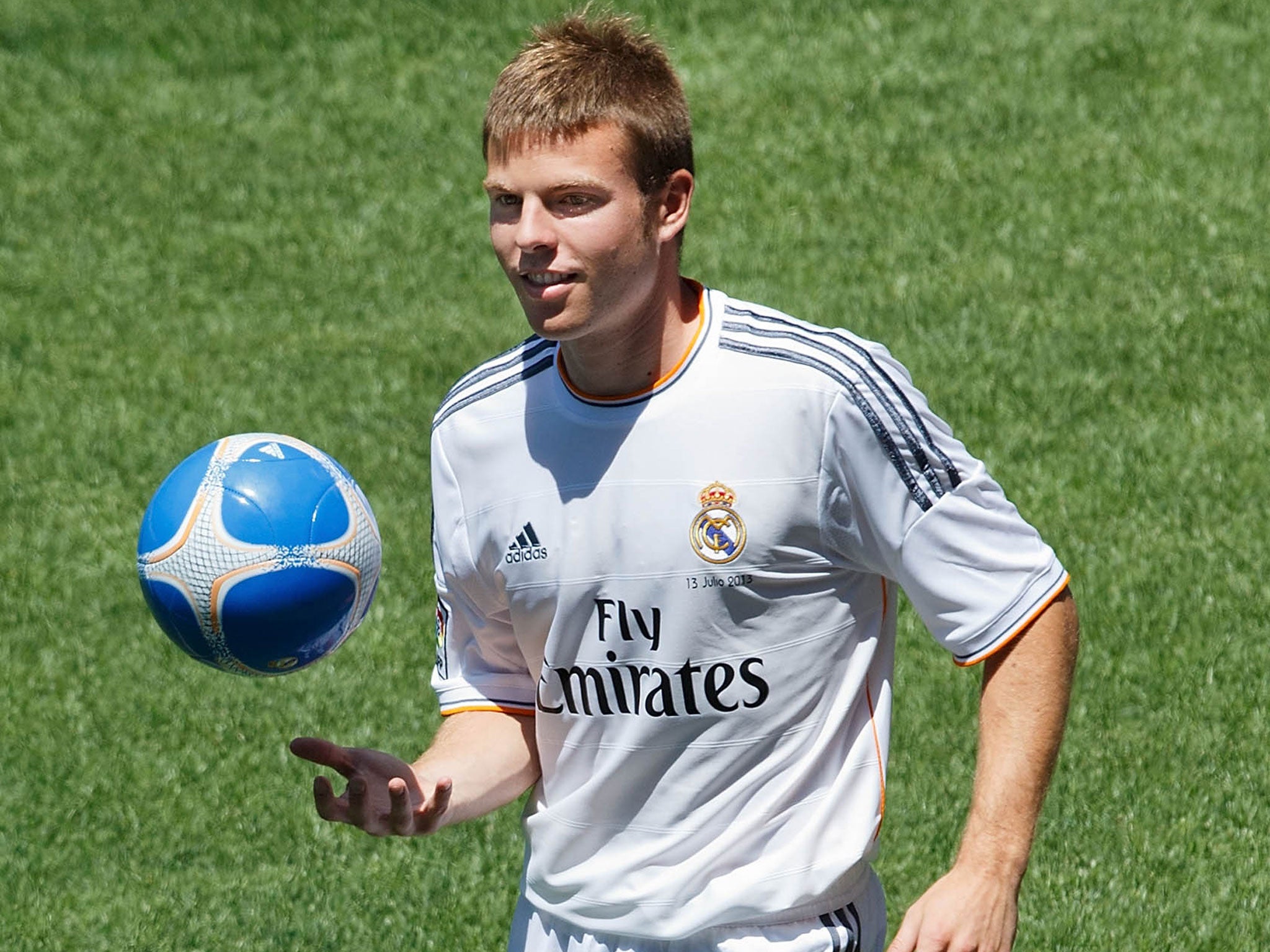 Asier Illarramendi has signed a six-year contract with Real Madrid