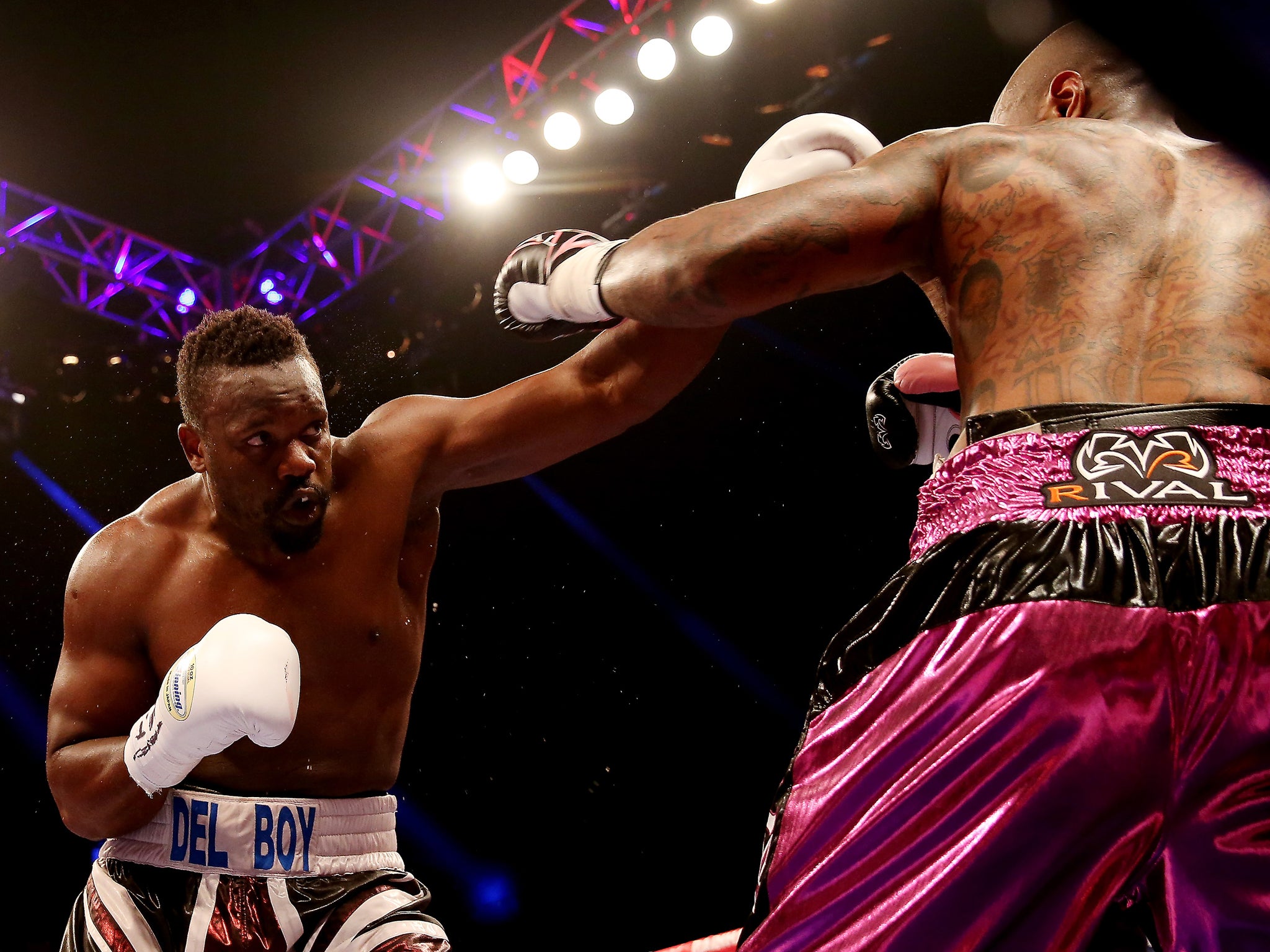 Derek Chisora on his way to victory over Malik Scott