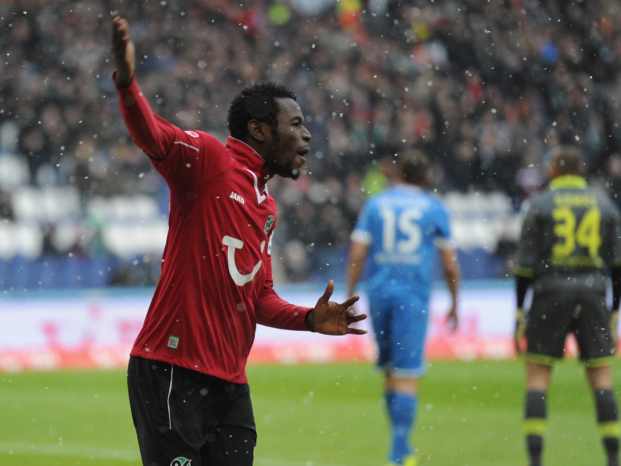 Mame Biram Diouf celebrates after he scores for Hannover