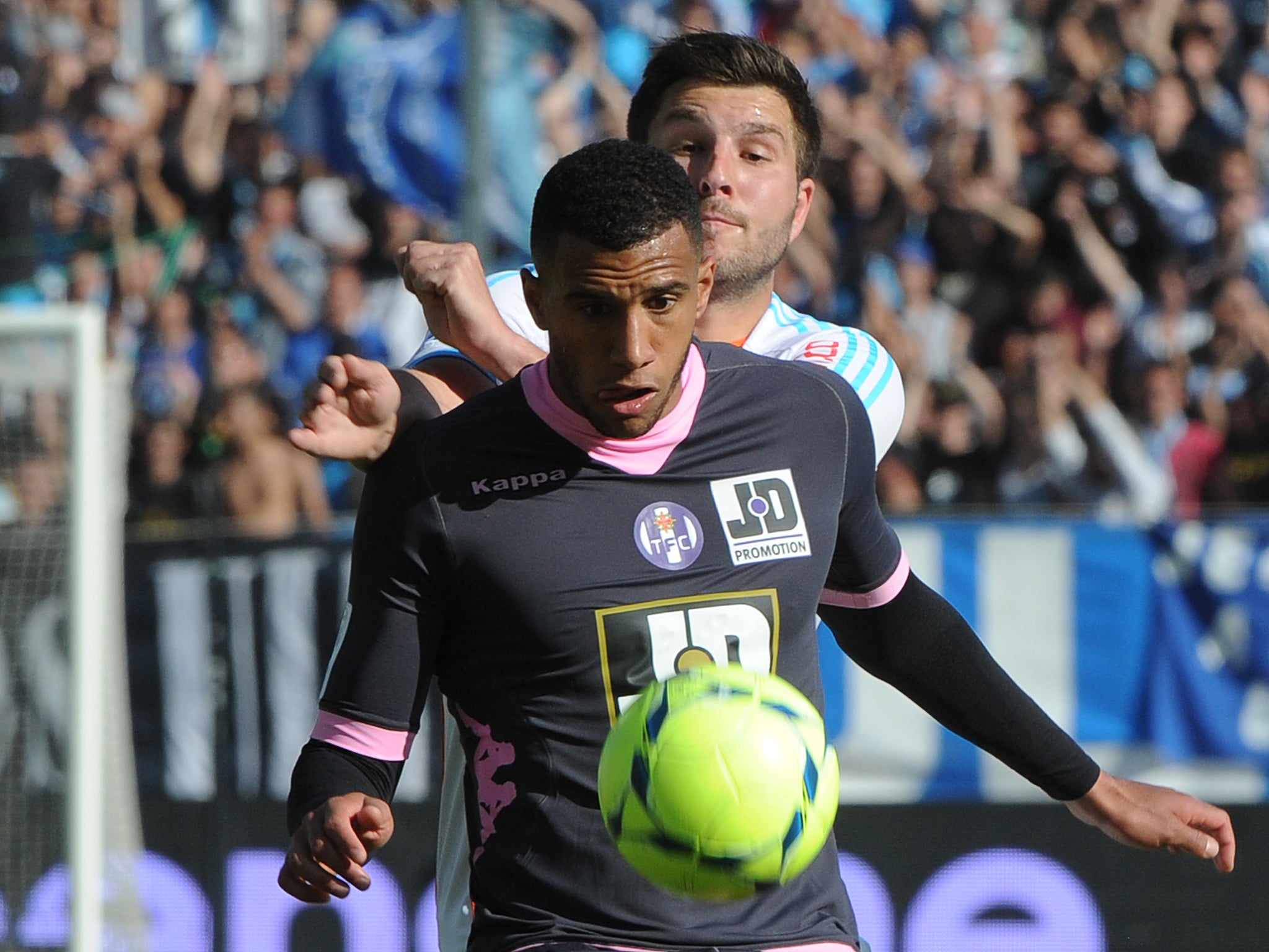 Etienne Capoue looks set to complete his move to Tottenham after a fee was agreed between Spurs and Toulouse