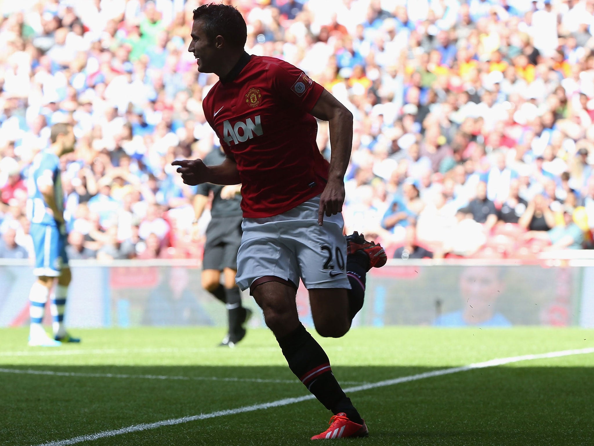 Van Persie head home a ball crossed in from the left by Evra with just six minutes of the game played