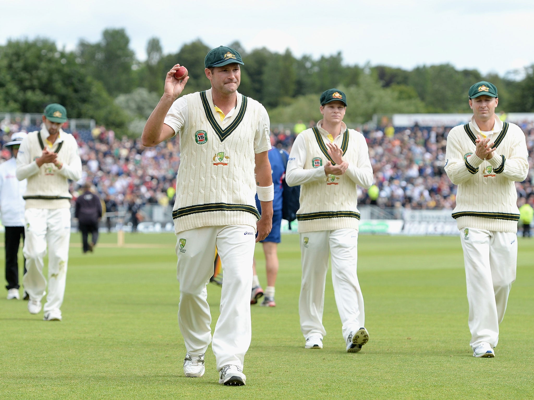 Ryan Harris acknowledges the crowd after taking 7 wickets