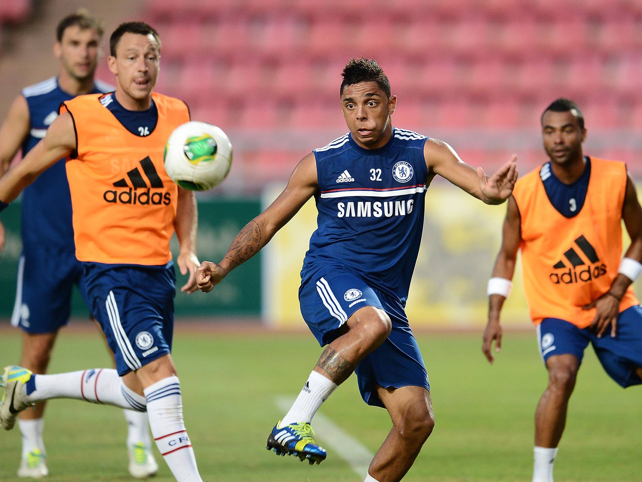 Chelsea right-back Wallace has joined Inter Milan on a season-long loan