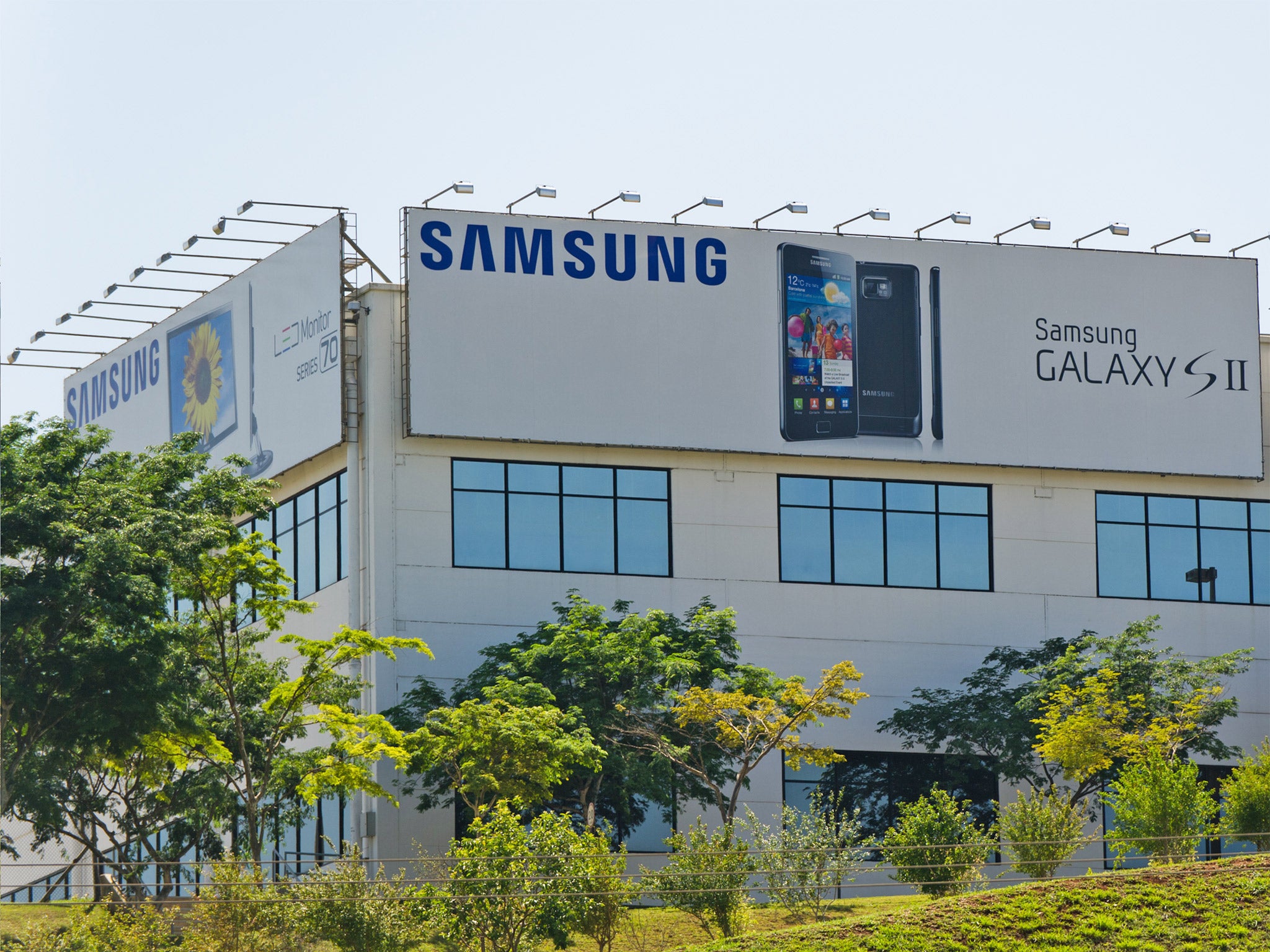 Samsung’s factory in Campinas, where staff work to precise rules