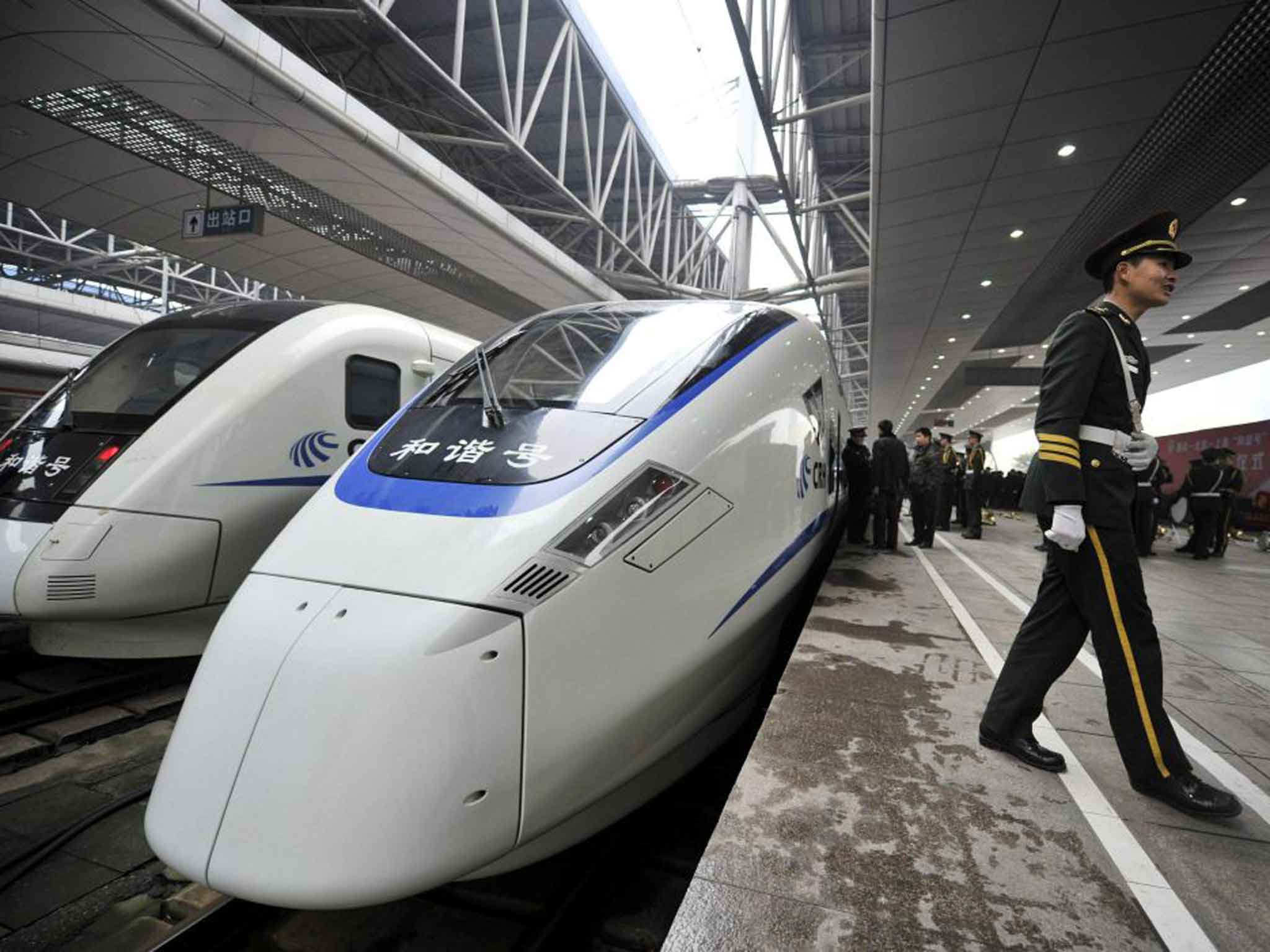 The mass suicide attempt took place near the Beijing West Railway Station