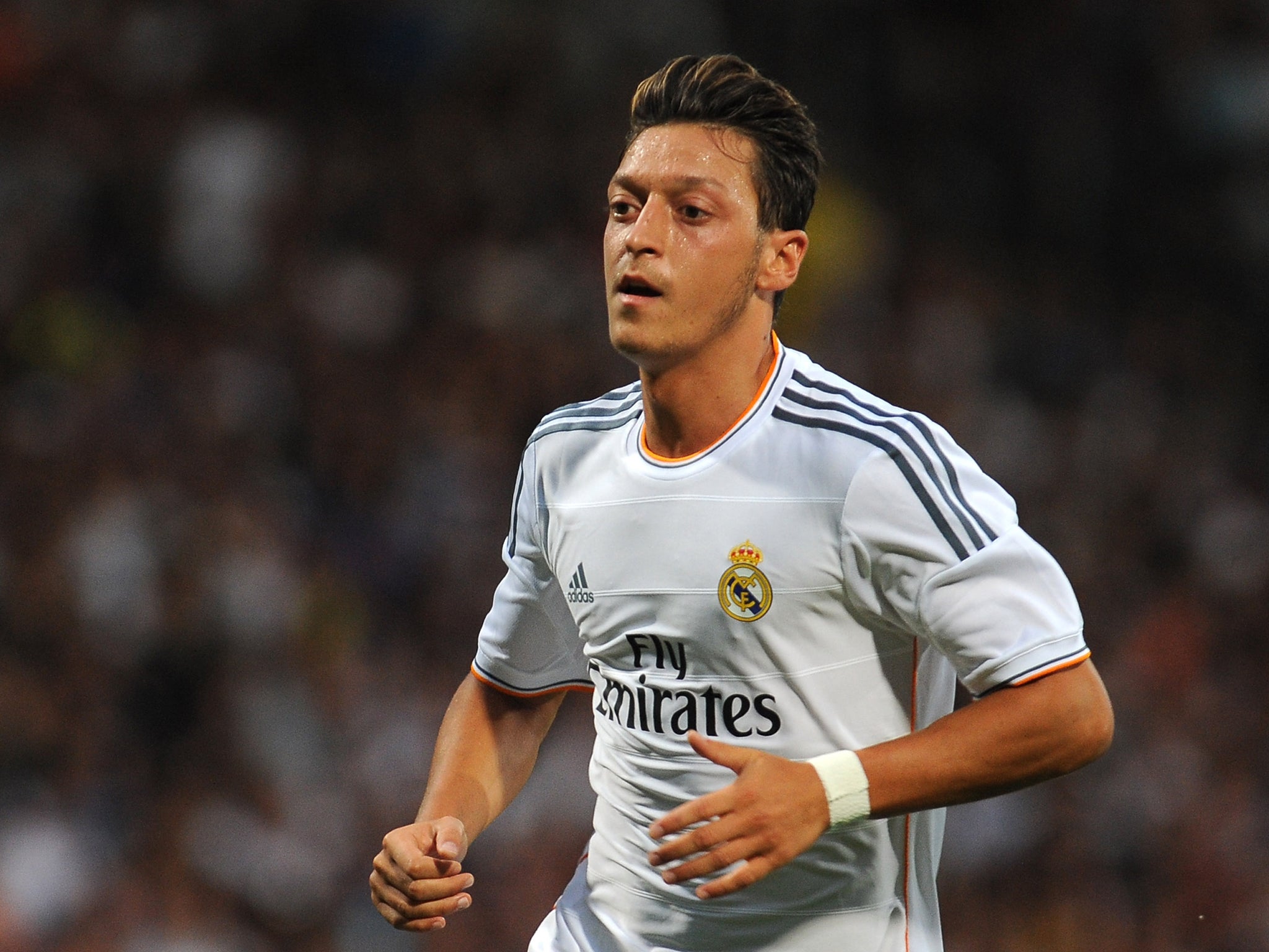 Real Madrid are believed to have offered Mesut Ozil to Manchester United