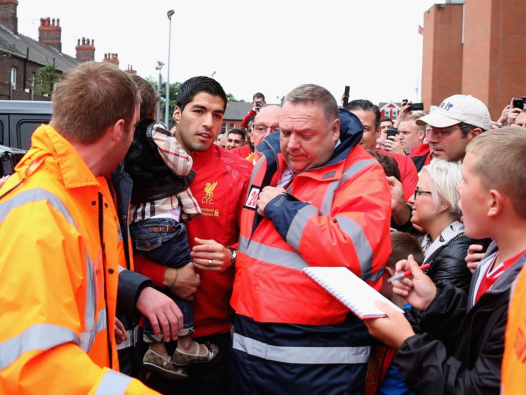 Luis Suarez arrives at Anfield ahead of Liverpool v Stoke