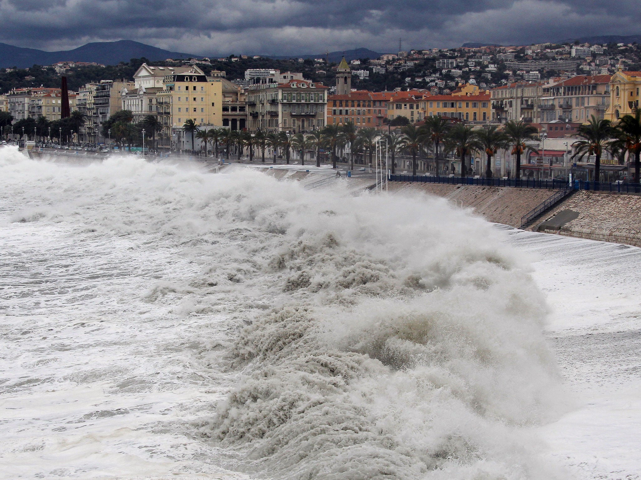 Flooding of major coastal cities could cost the world economy more than £600bn a year by 2050, say scientists