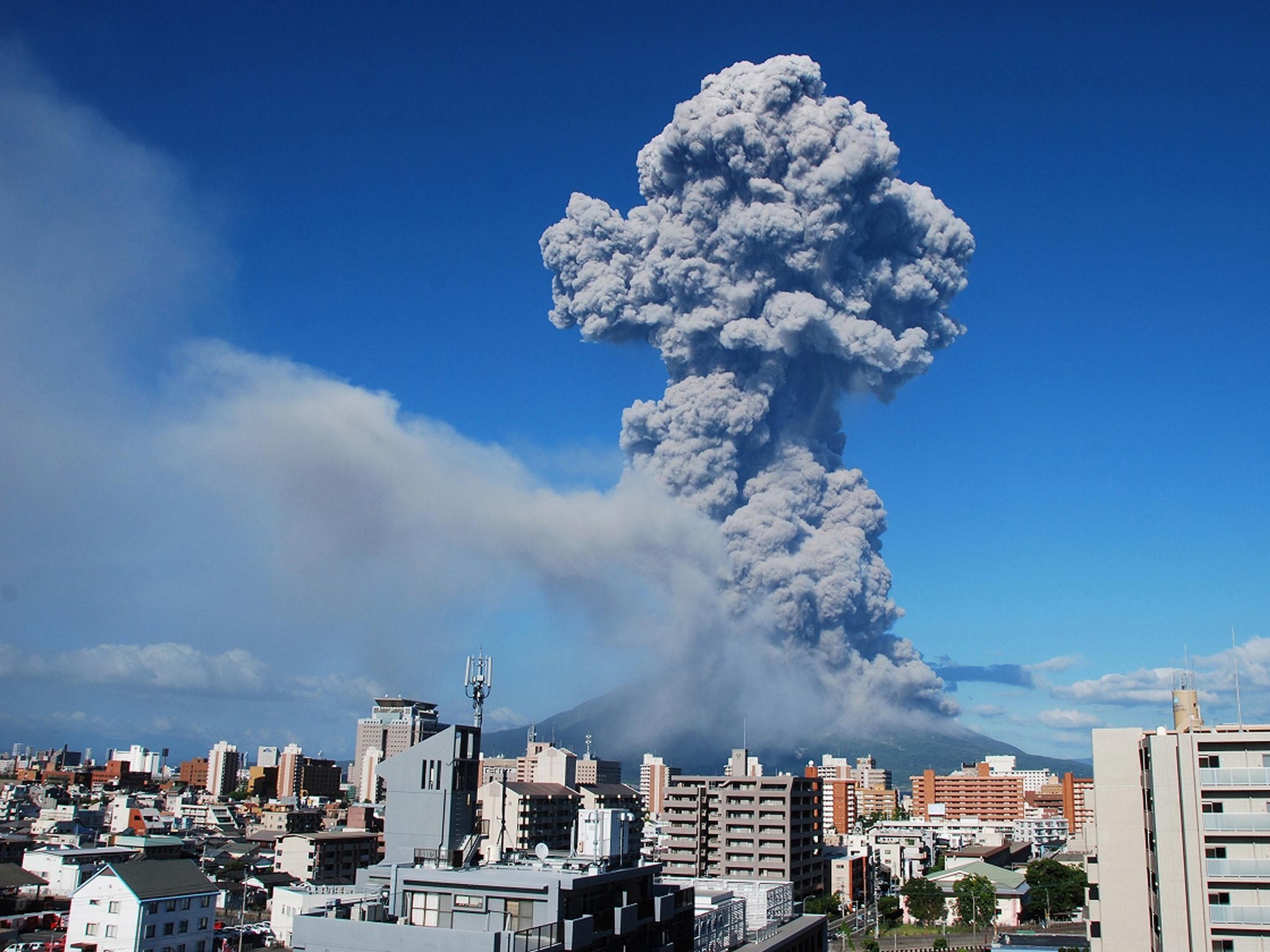 An image of Sakurajima taken by Kagoshima Local Meteorological Observatory