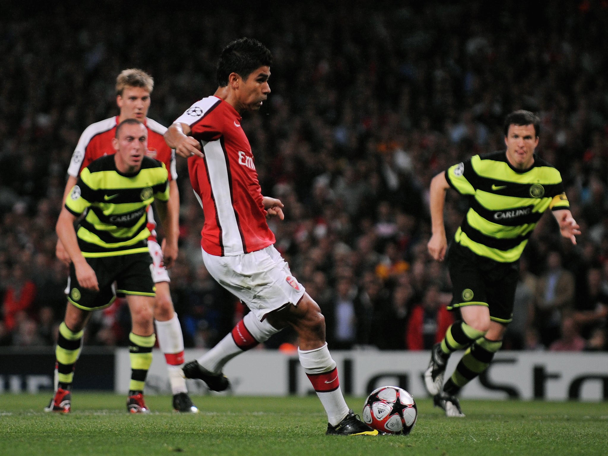 Eduardo scores from the penalty spot against Celtic in 2009, but it was awarded in contentious fashion