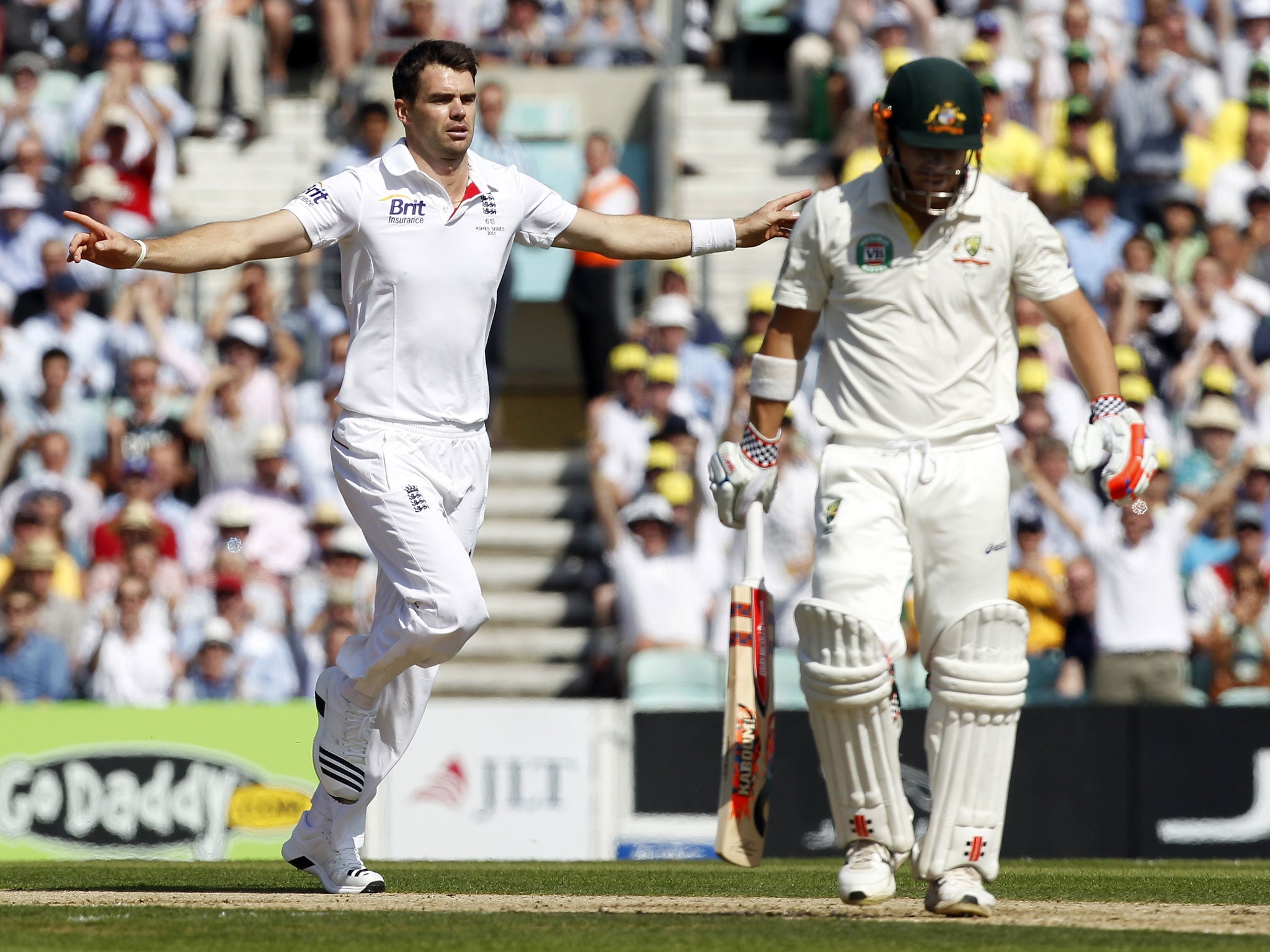 <b>Top Performers</b><br/><br/>
England:<br/>
It wasn’t a great day for England in the field, but at least <b>James Anderson</b> <i>(pictured)</i> seemed much improved from his rather subdued performances in the last two Tests. <b>Stuart Broad </b> also bowled with menace, notably clunking Shane Watson on the head.