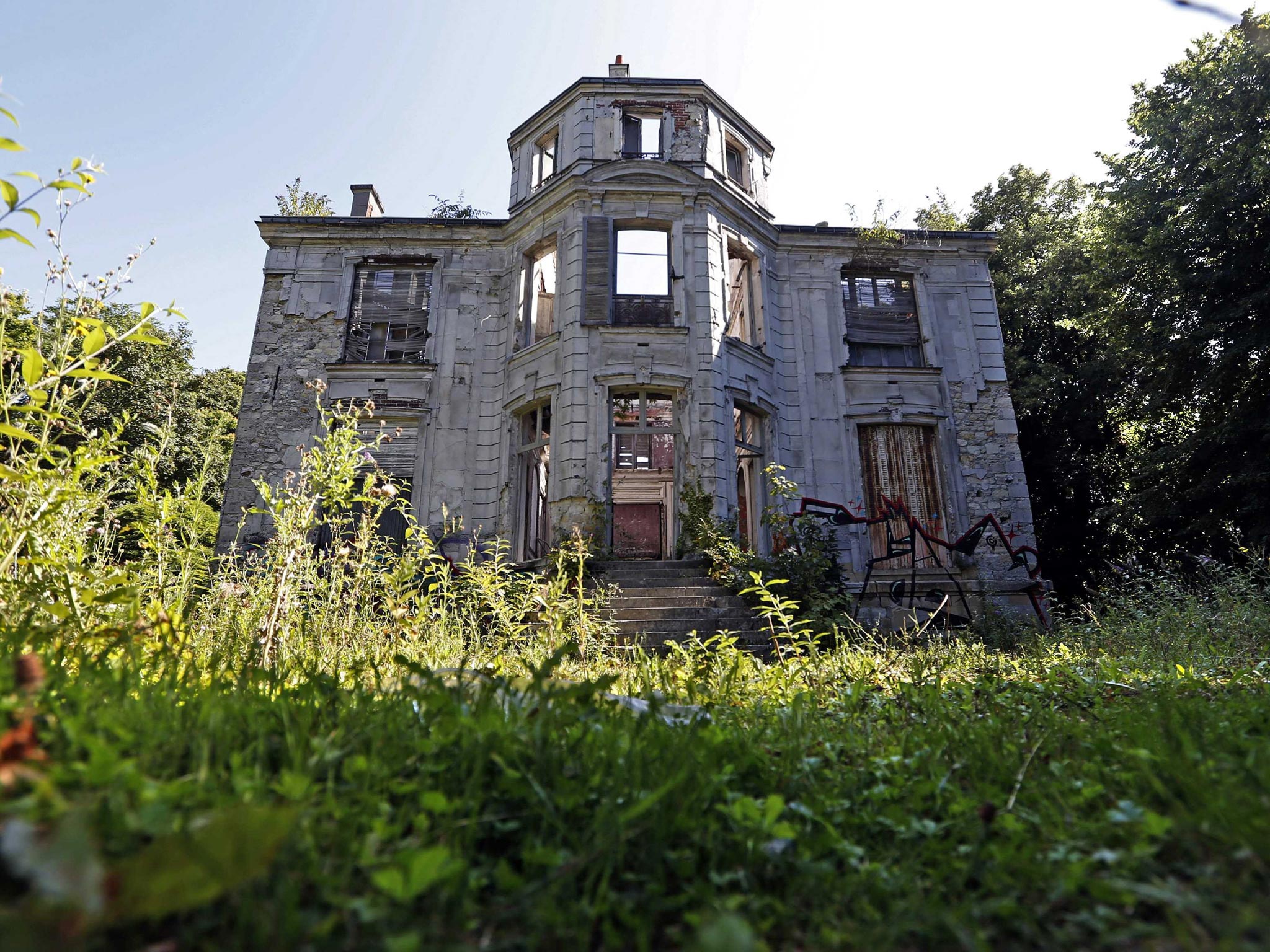 An abandoned 19th century manor in Goussainville-Vieux Pays