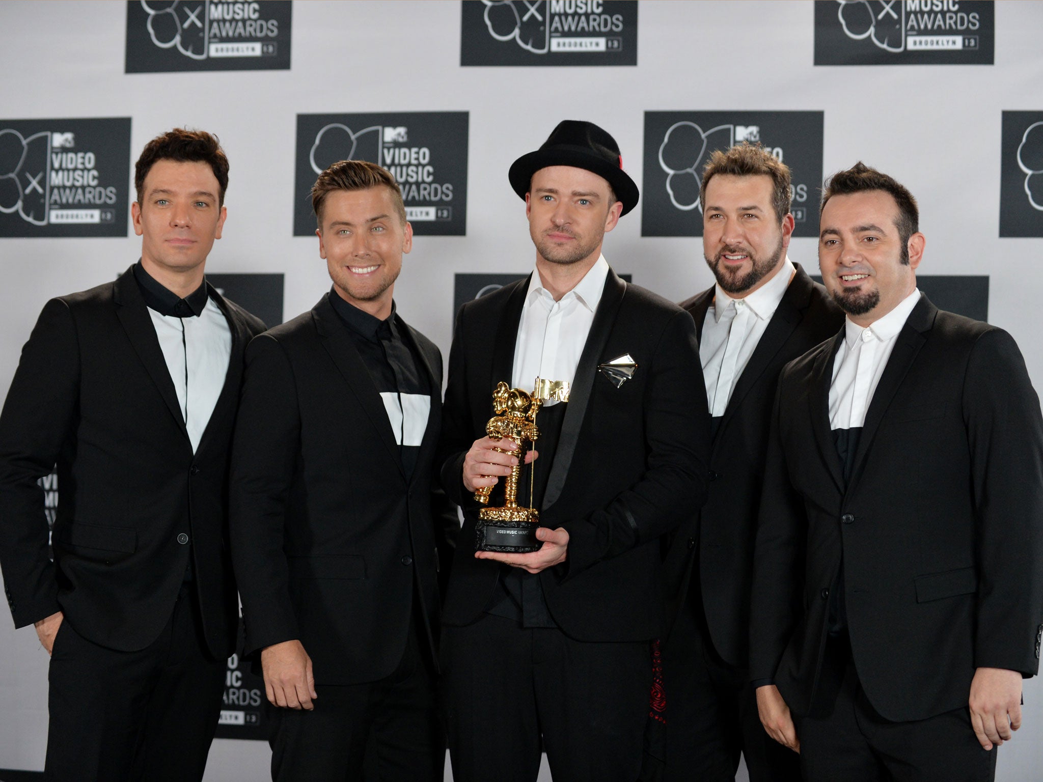 Nsync with former member Justin Timberlake at the MTV Awards