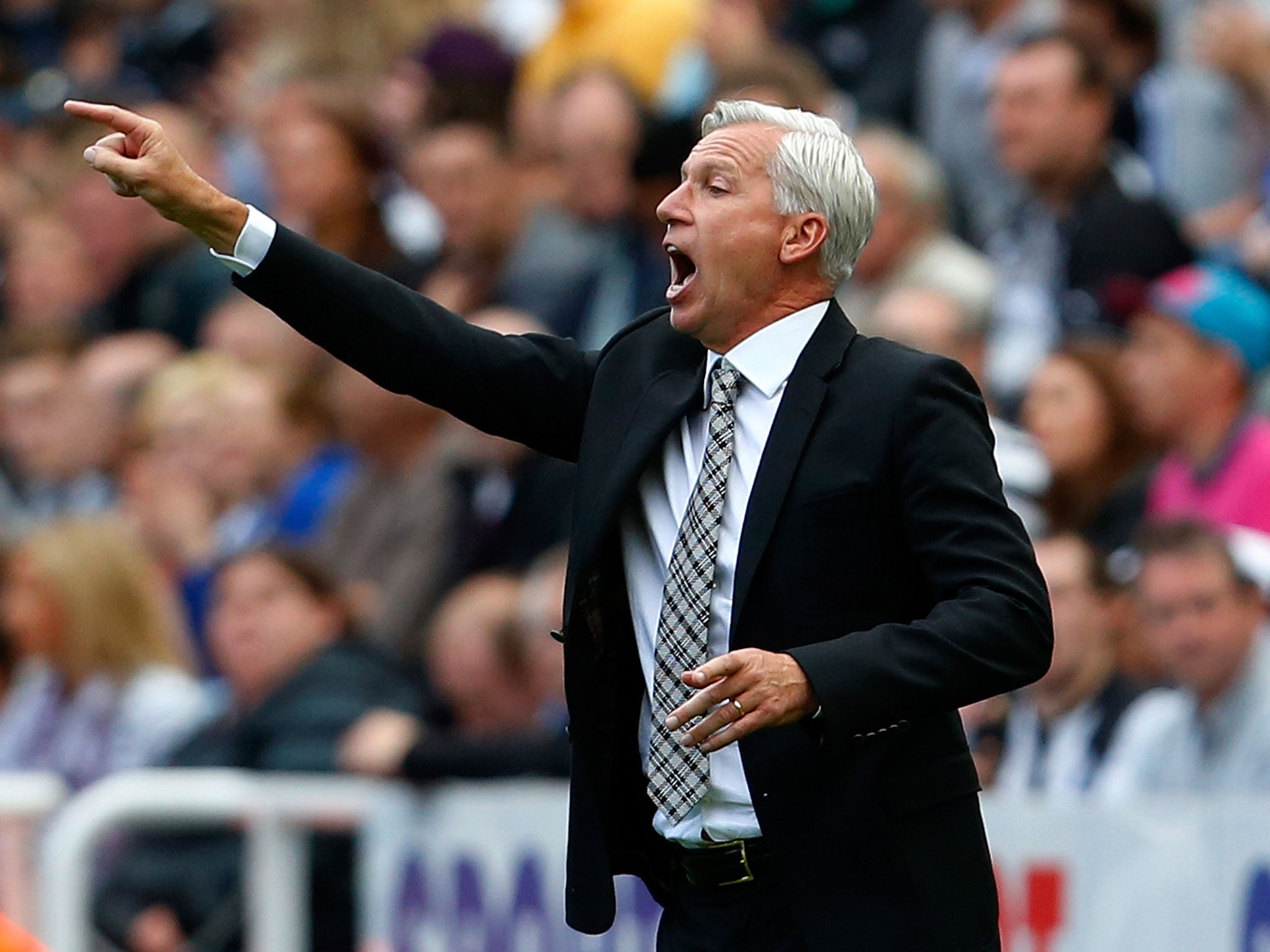 Alan Pardew claims Joe Kinnear had worked hard to secure new players