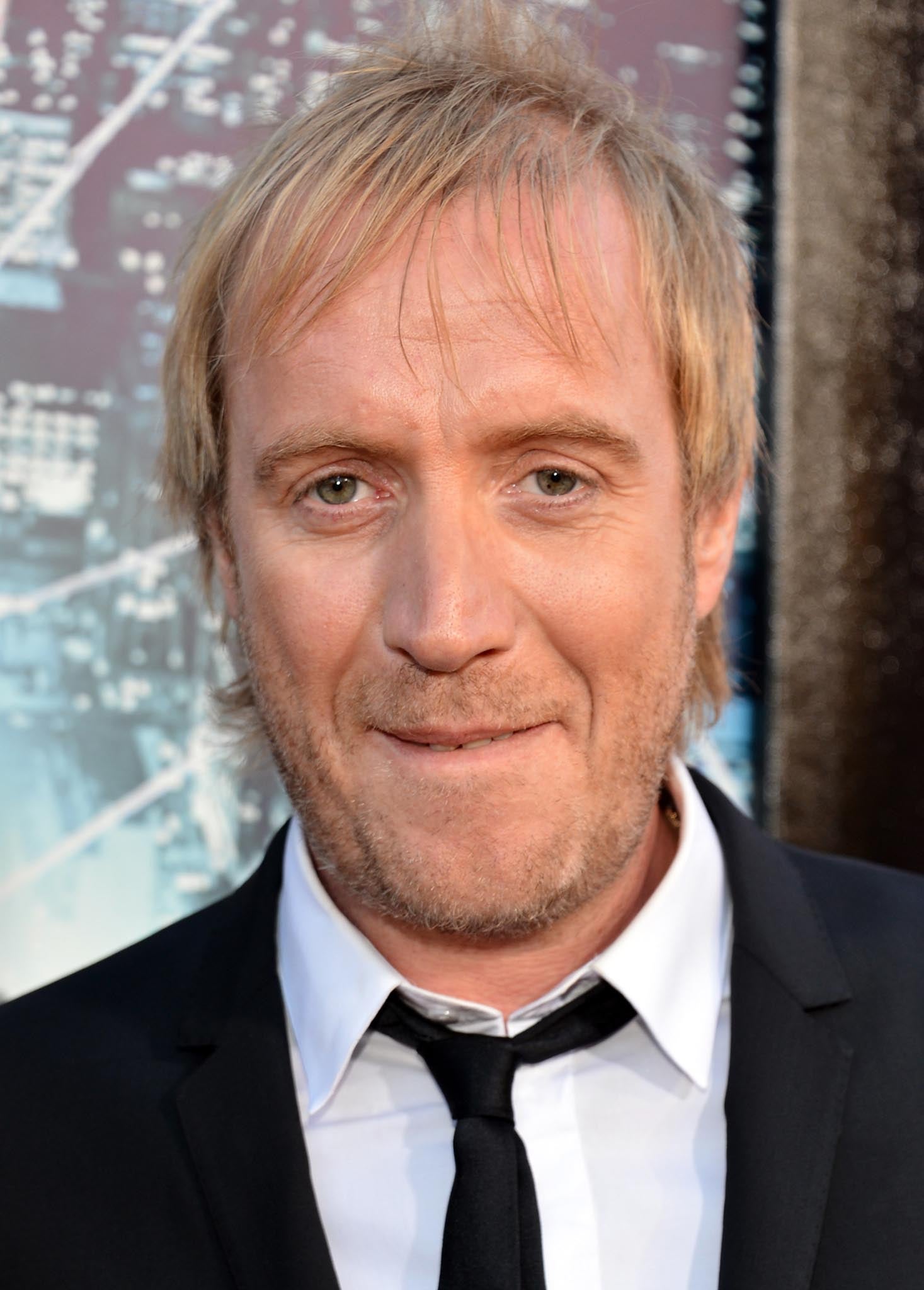 Welsh actor Rhys Ifans is to appear in a one-man show at the National Theatre