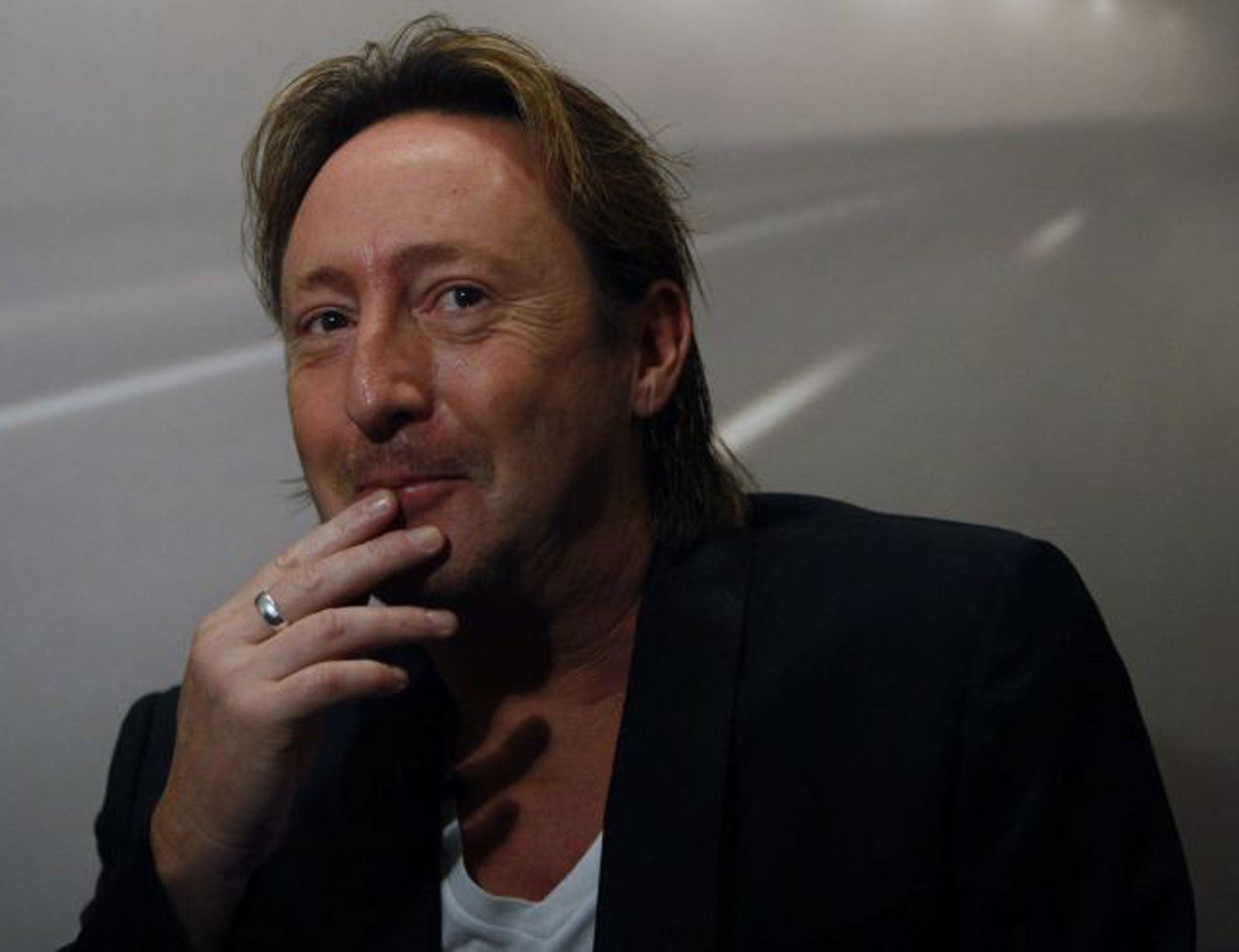 Julian Lennon: Loose in the sky with camera