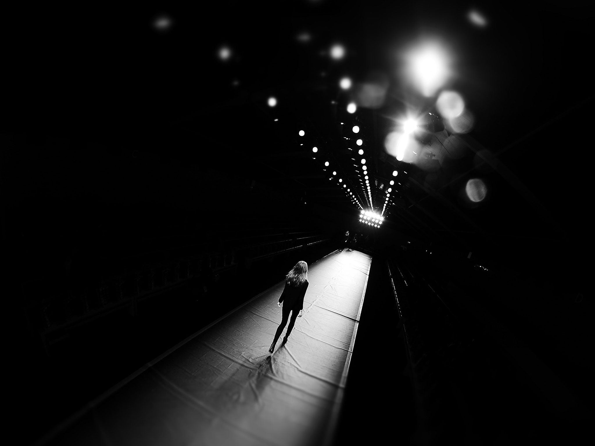 Follow the fashion pack: rehearsals at Emilio de la Morena