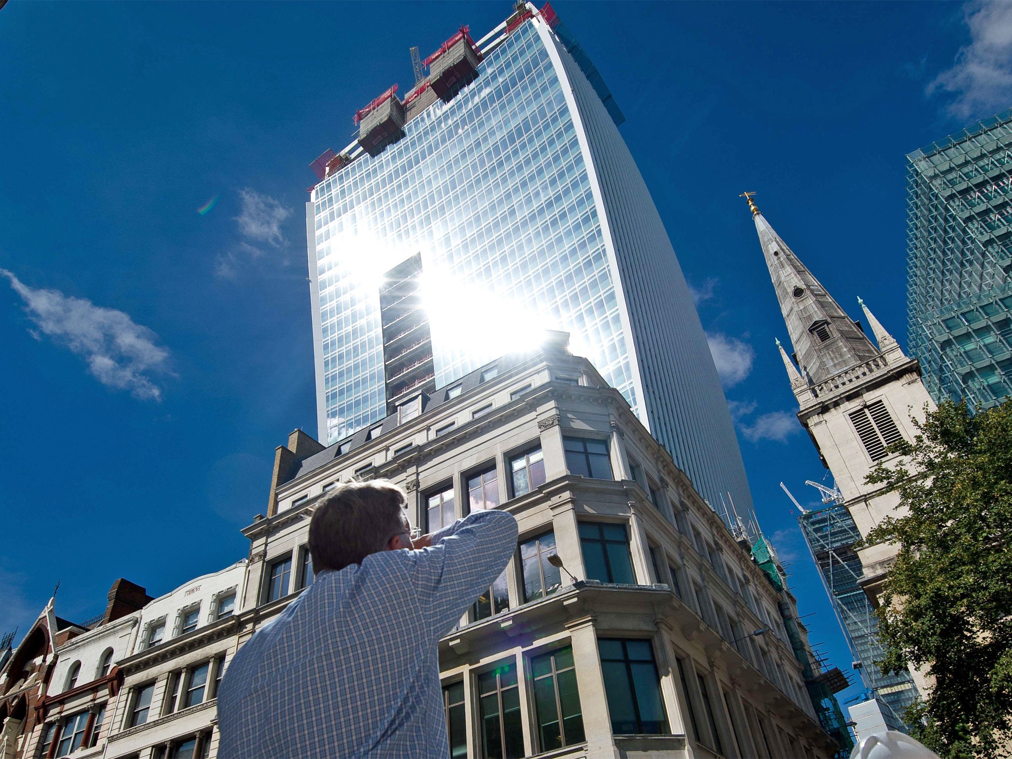 Blue skies and bright sunlight in central London (Getty)