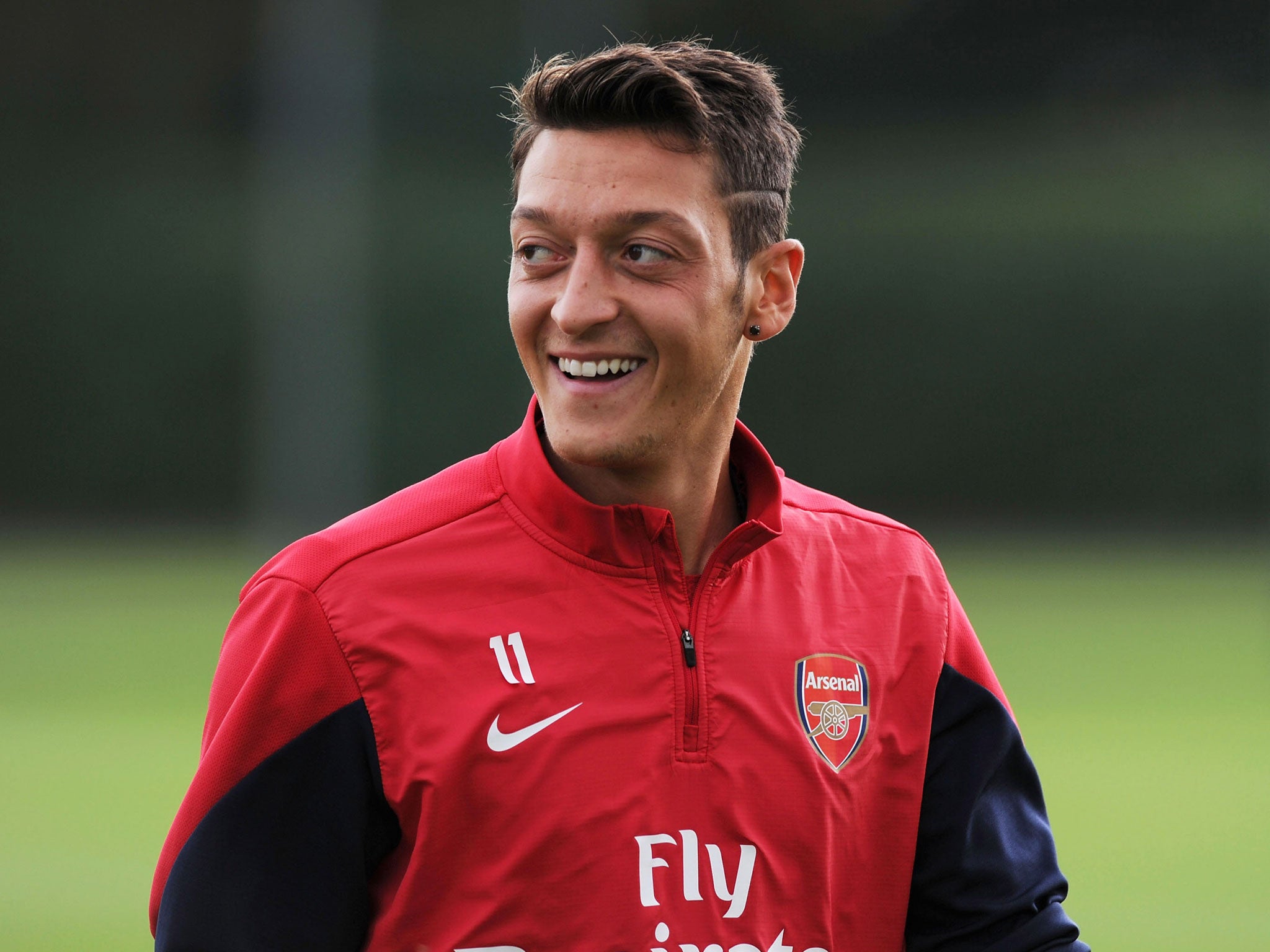 Mesut Ozil is set to make his Arsenal debut this weekend