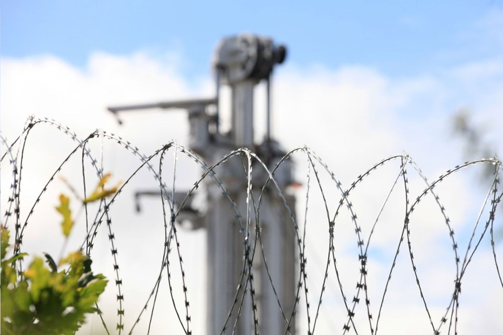 Fracking equipment in Balcombe: a Liberal Democrat Voice poll reveals that a majority of Lib Dem members are in favour of fracking