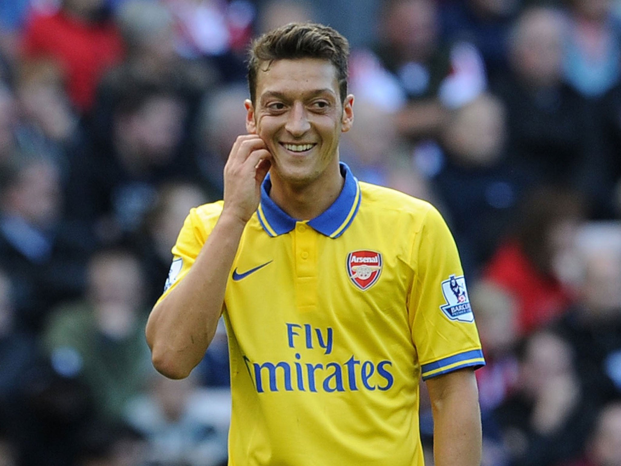 Arsène Wenger: Mesut Ozil will get better