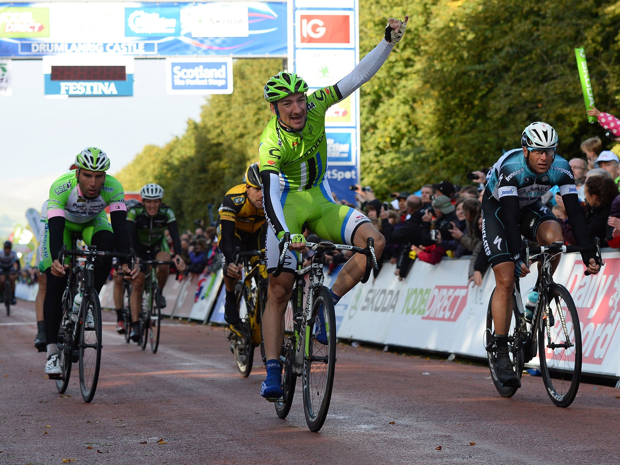 Elia Viviani wins the first stage of the 2013 Tour of Britain