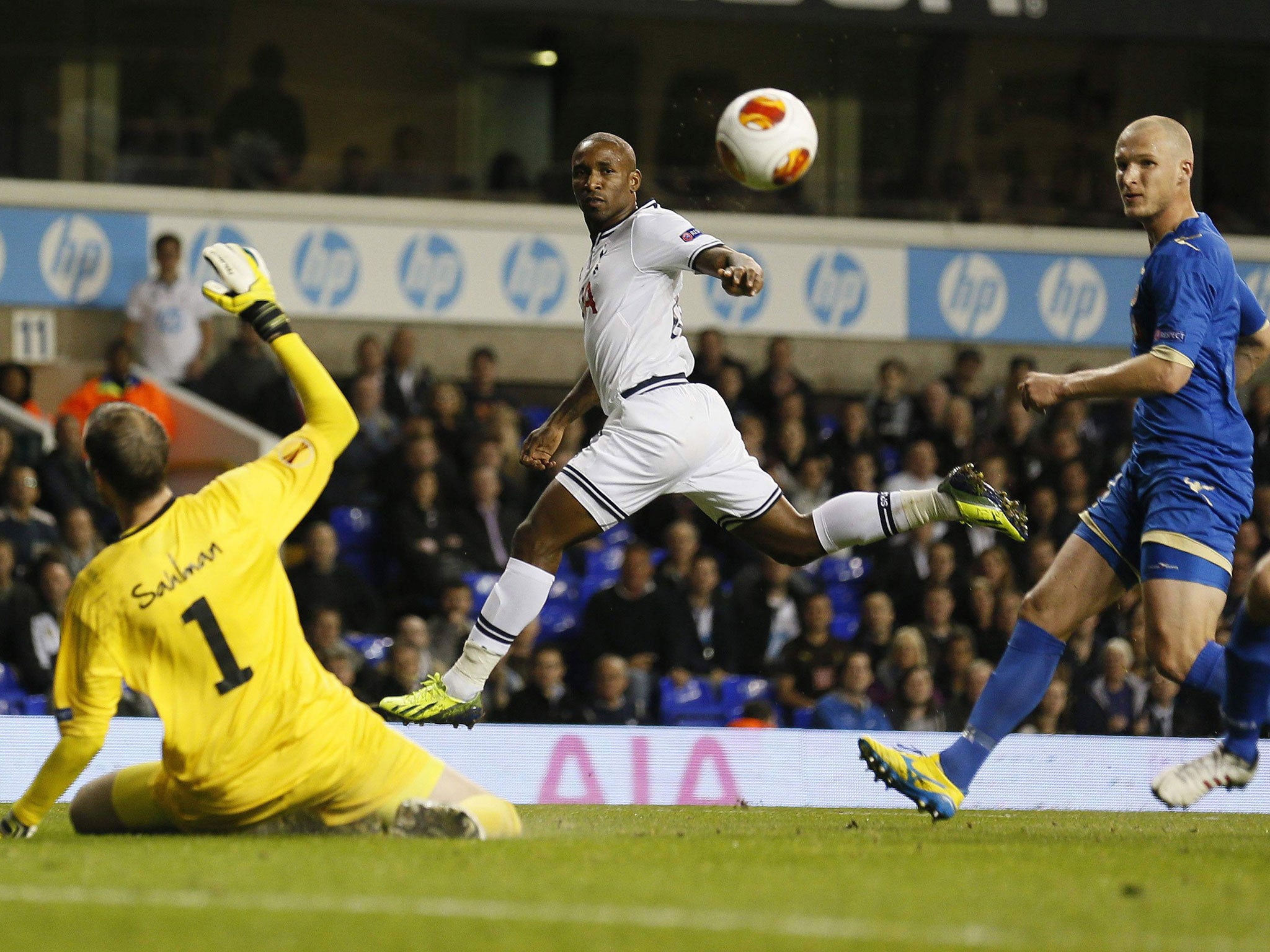 Jermain Defoe scores Tottenham’s first goal at White Hart Lane