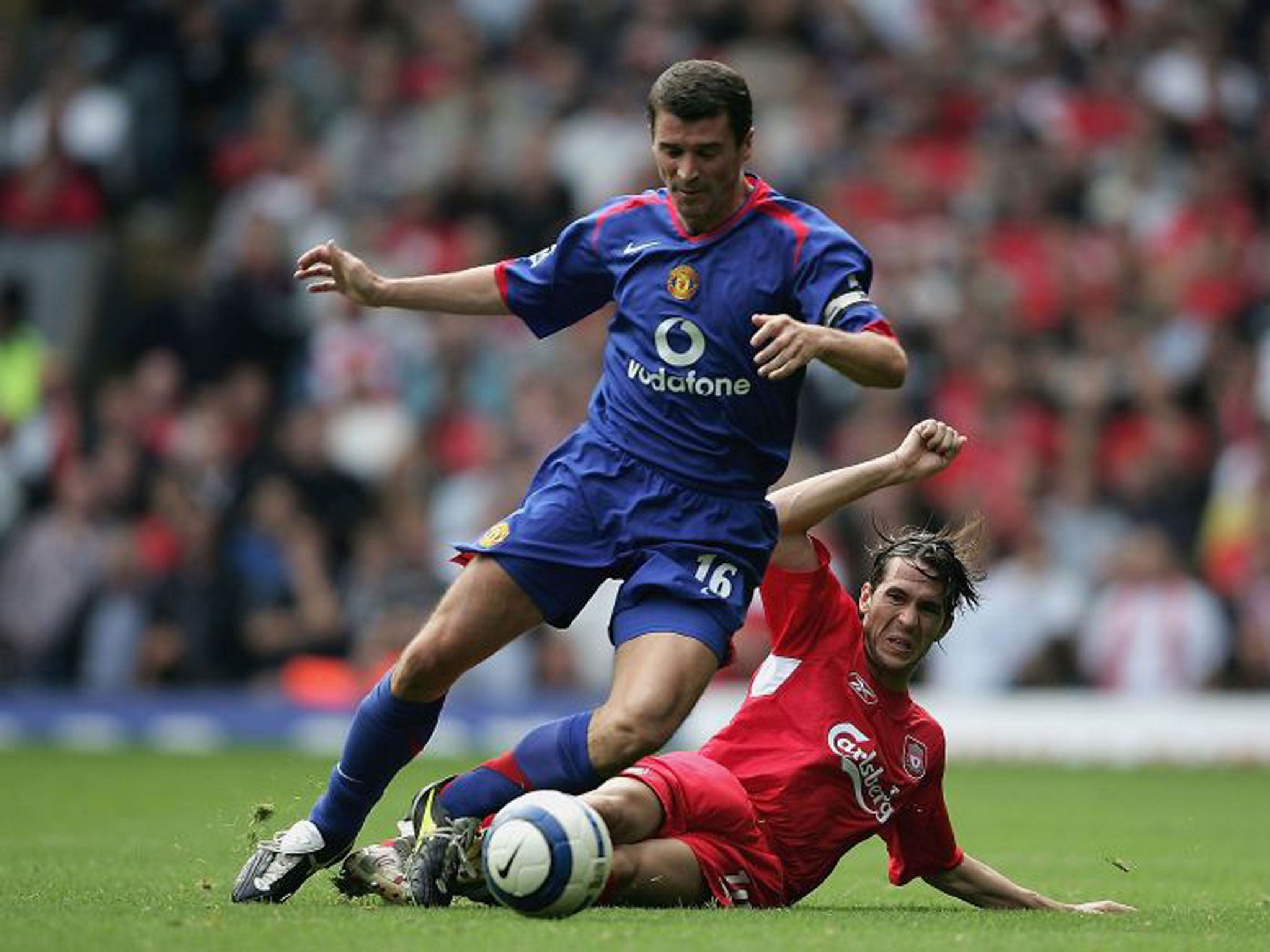 Roy Keane breaks his foot in 2005