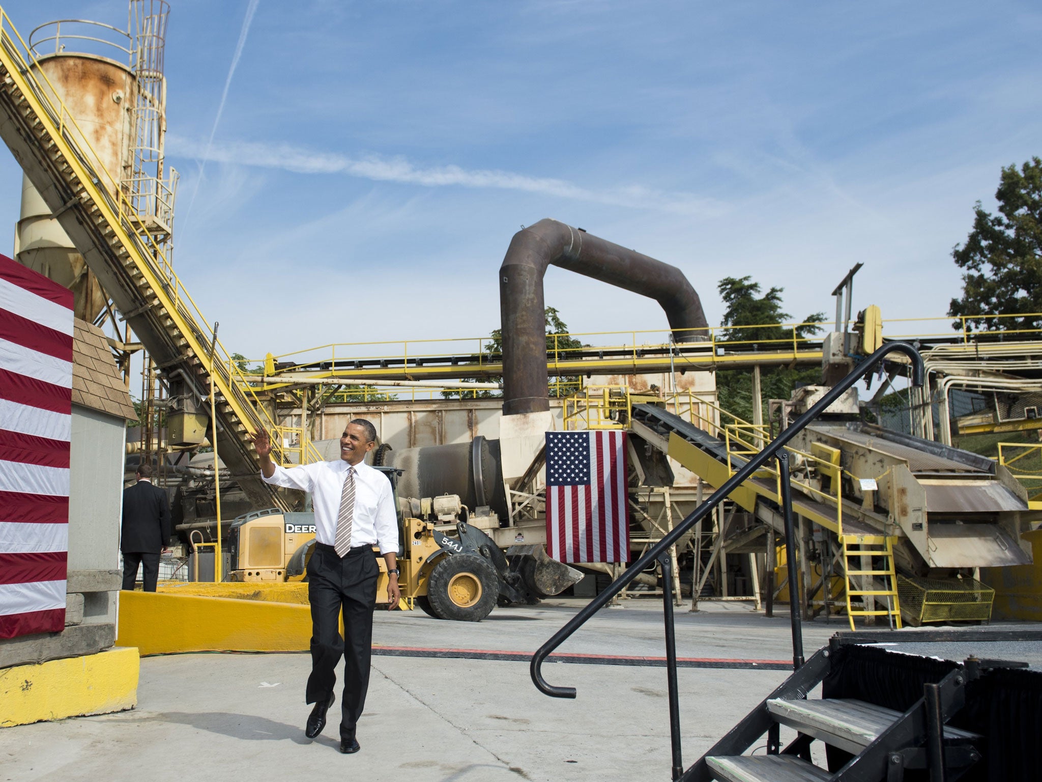 Obama spoke to construction workers in Maryland about the crisis