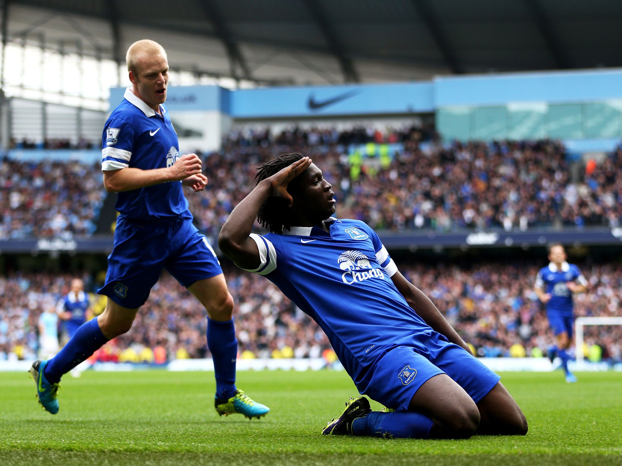 Romelu Lukaku celebrates his goal against Manchester City