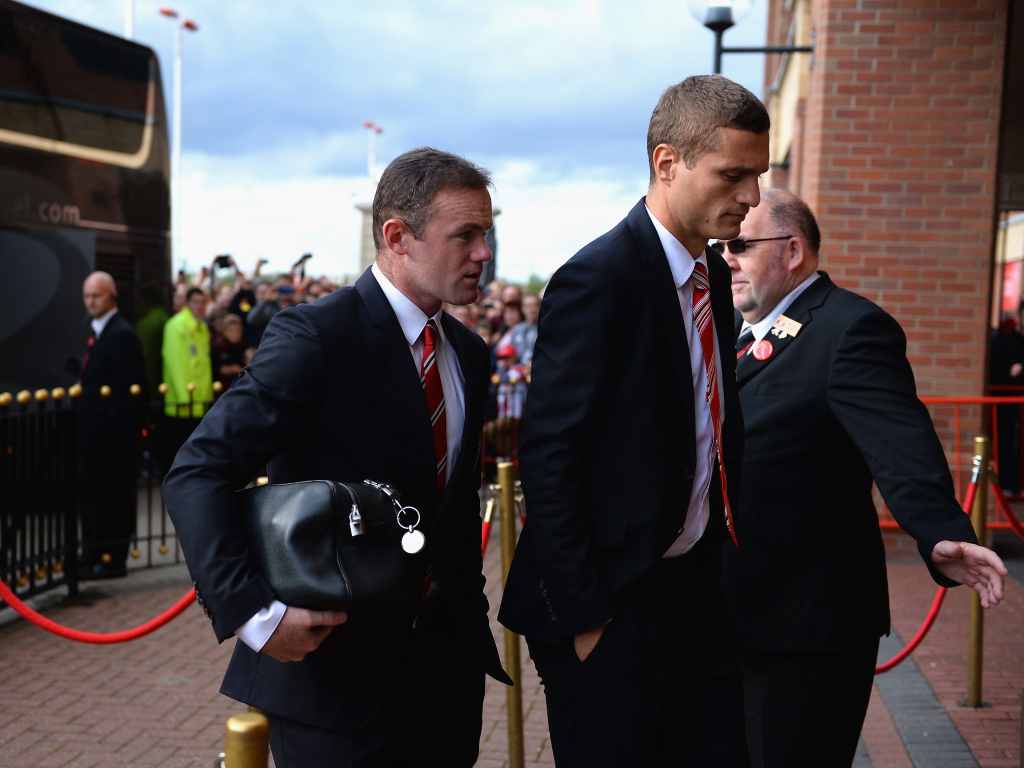 Wayne Rooney is back in the Manchester United line-up to face Sunderland