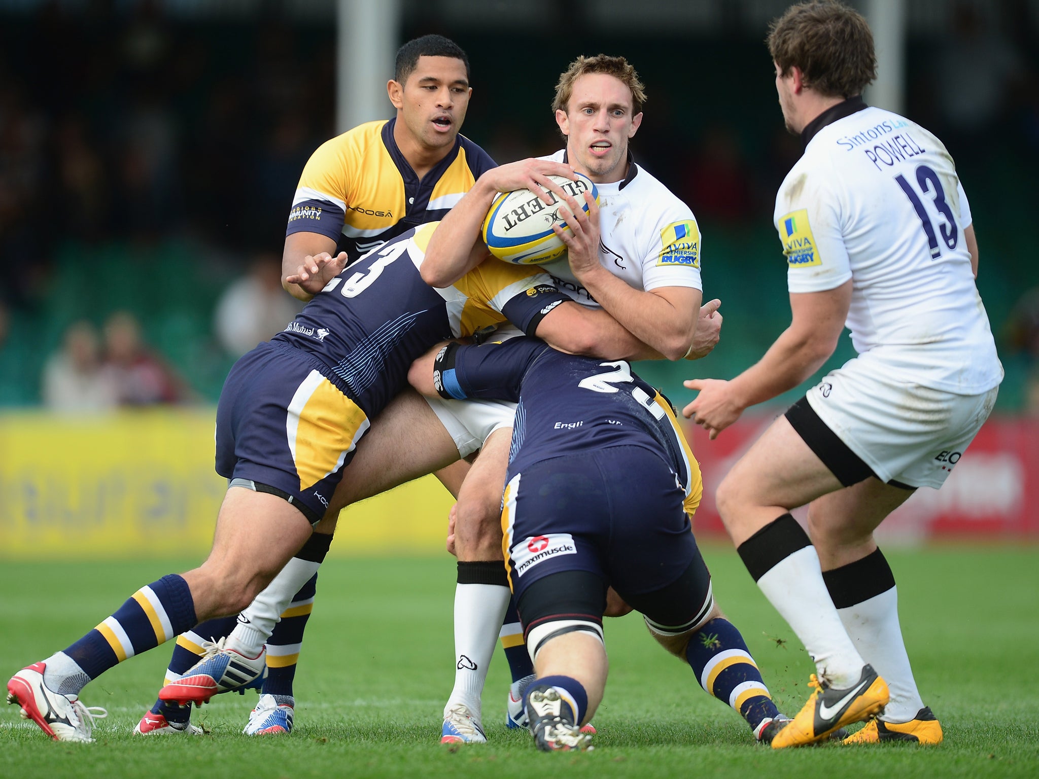 Mike Blair looks to offload to Adam Powell during Newcastle Falcons' victory over Worcester Warriors