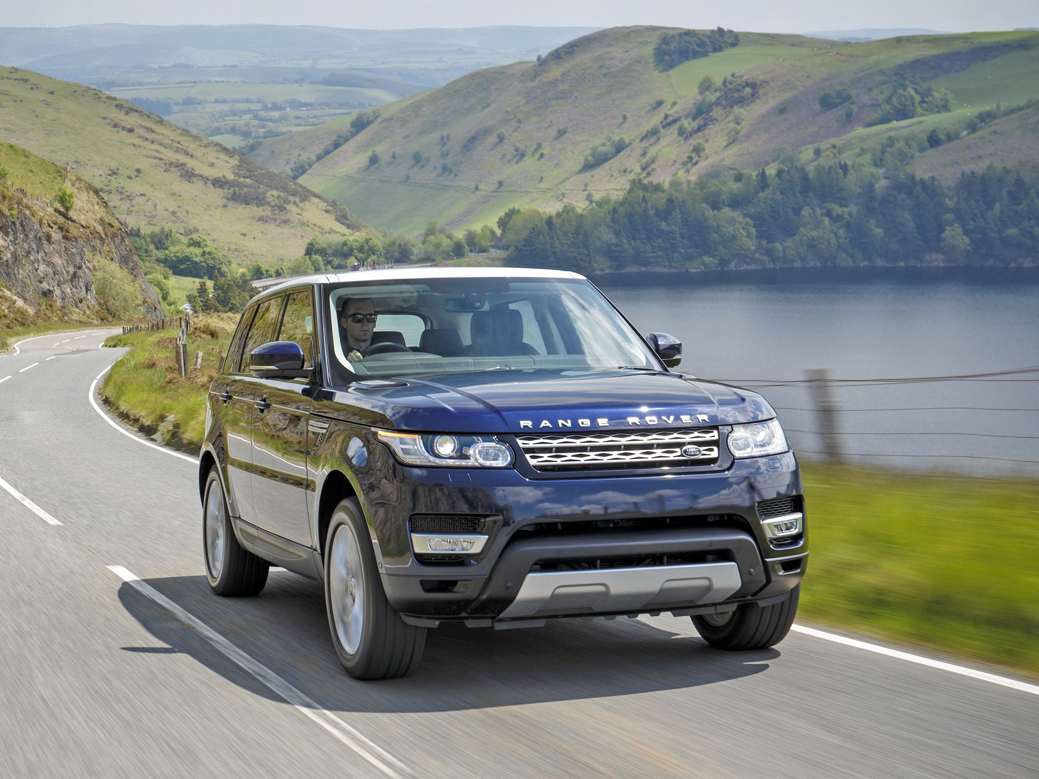 Classic good looks: the new Range Rover Sport