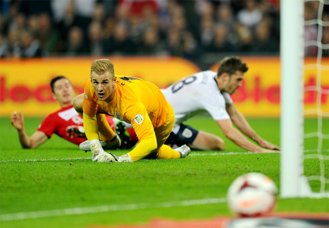 Robert Lewandowski watches his shot just miss the target (Getty)