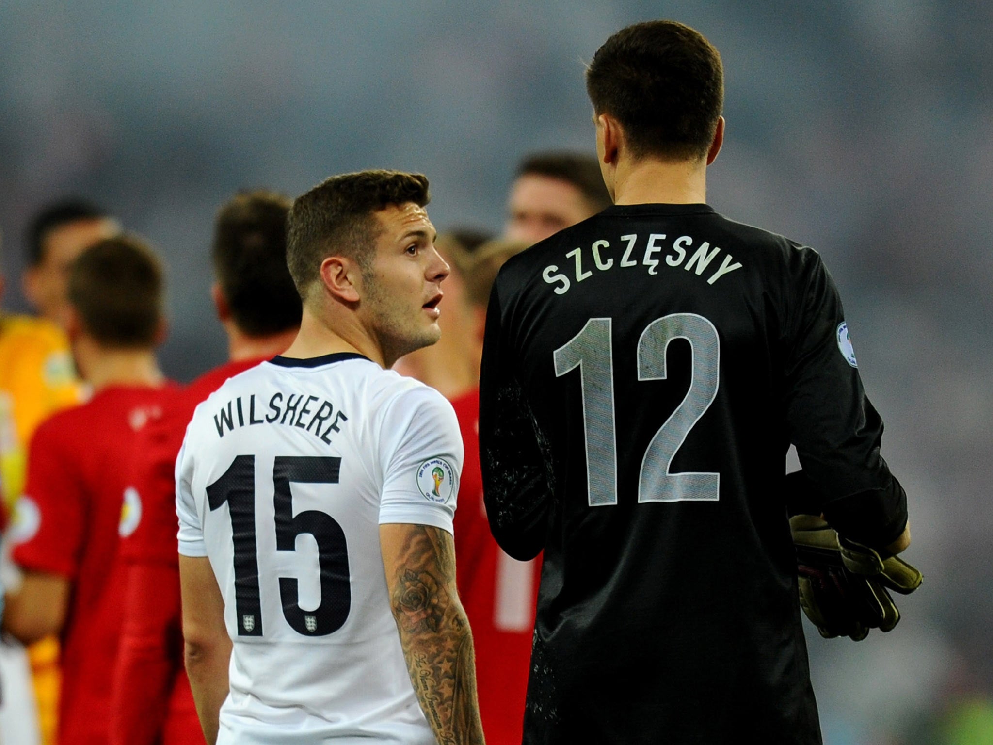 Wojciech Szczesny talks with Jack Wilshere