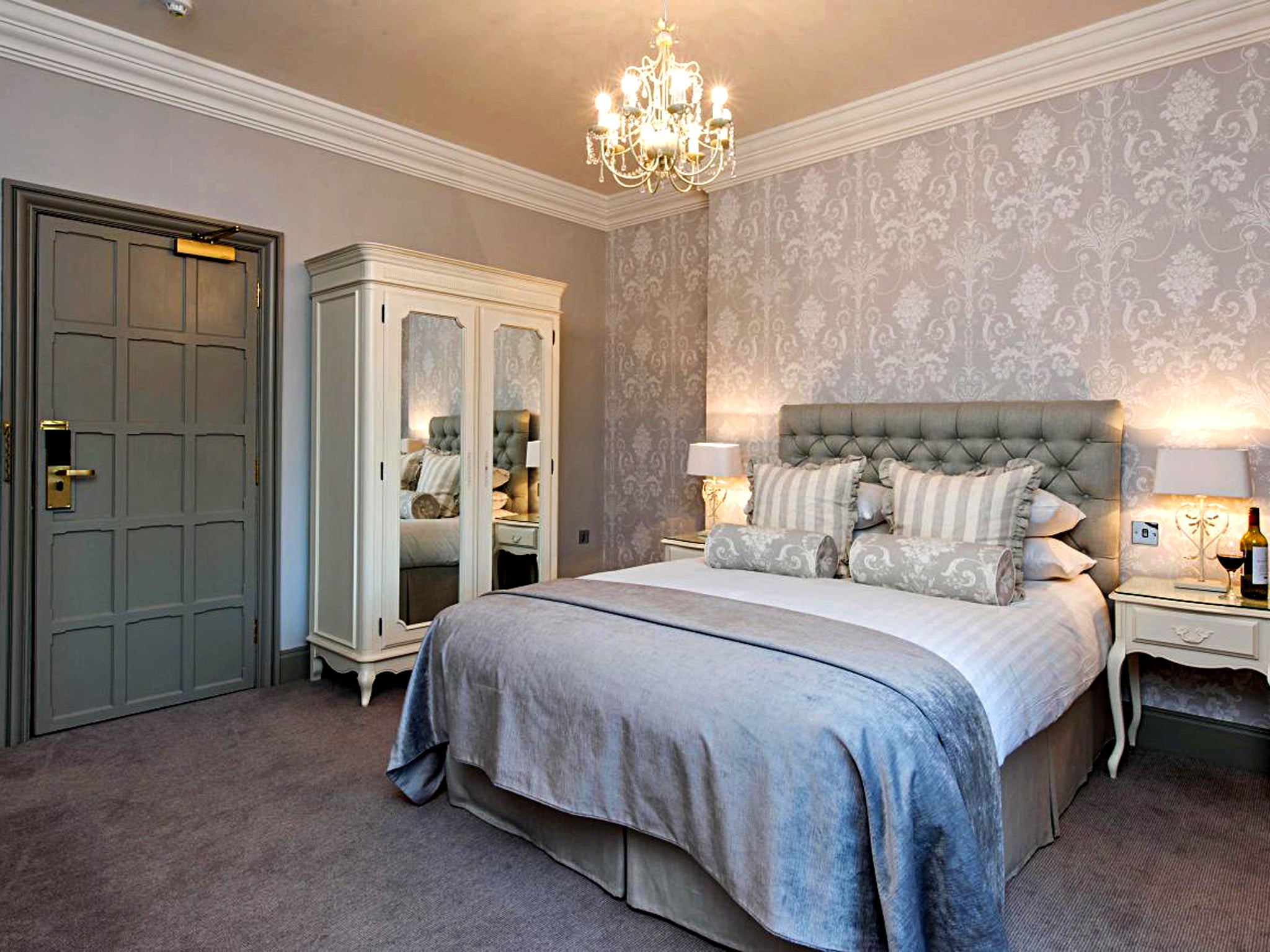 Hue goes there: each room has a feature colour