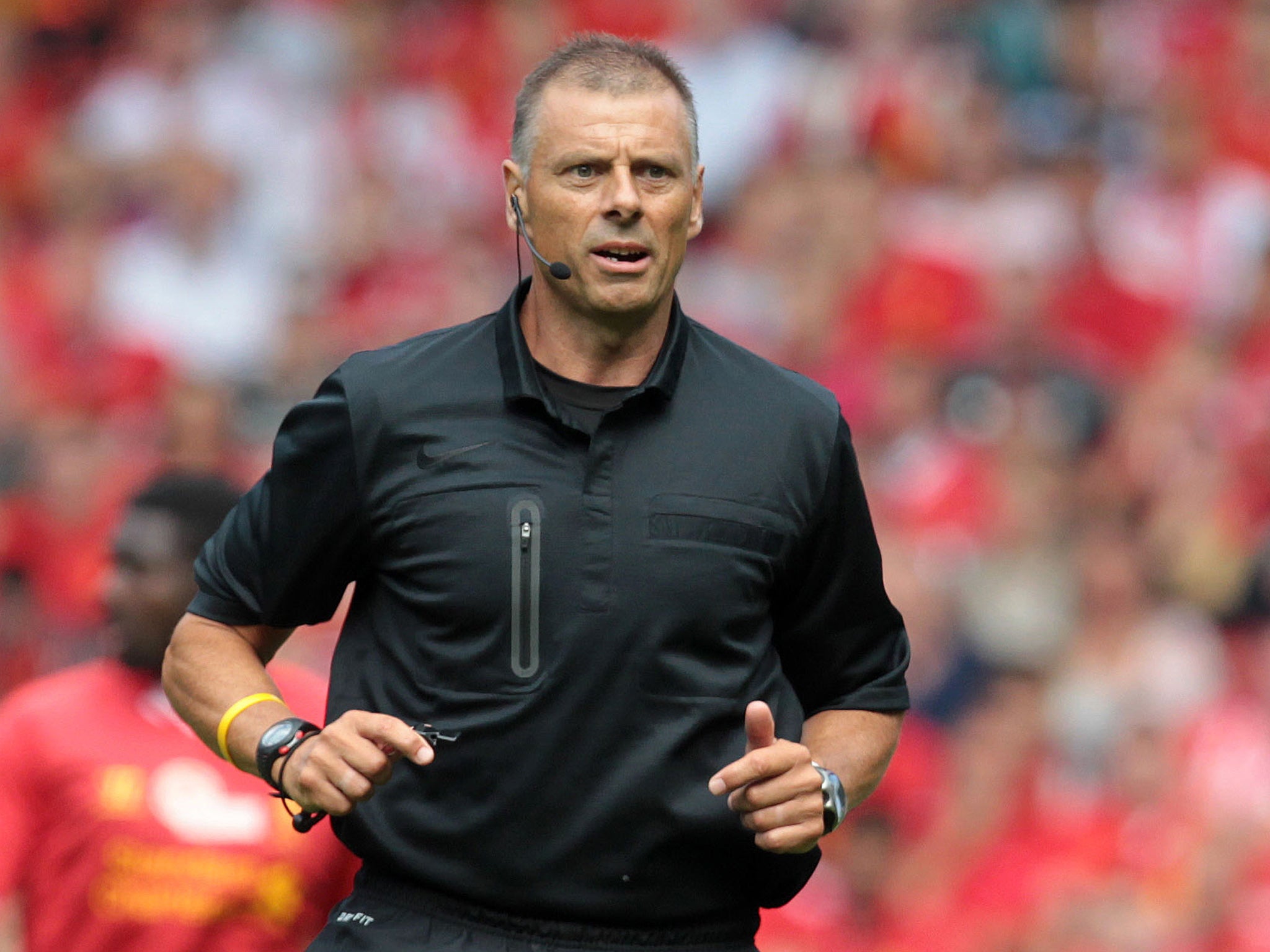 Referee Mark Halsey