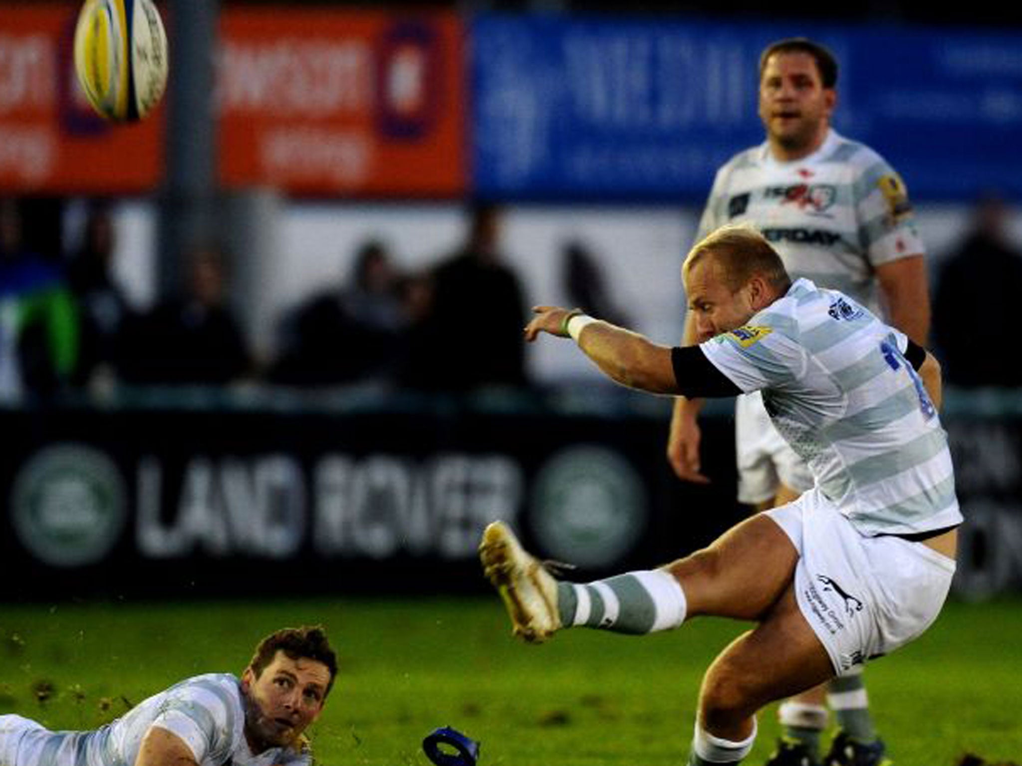 London Irish fly-half Shane Geraghty fires his late kick short