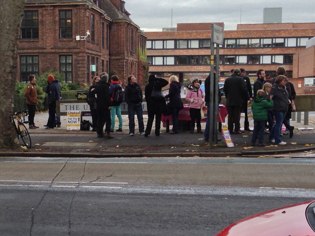 Picket lines in Hull