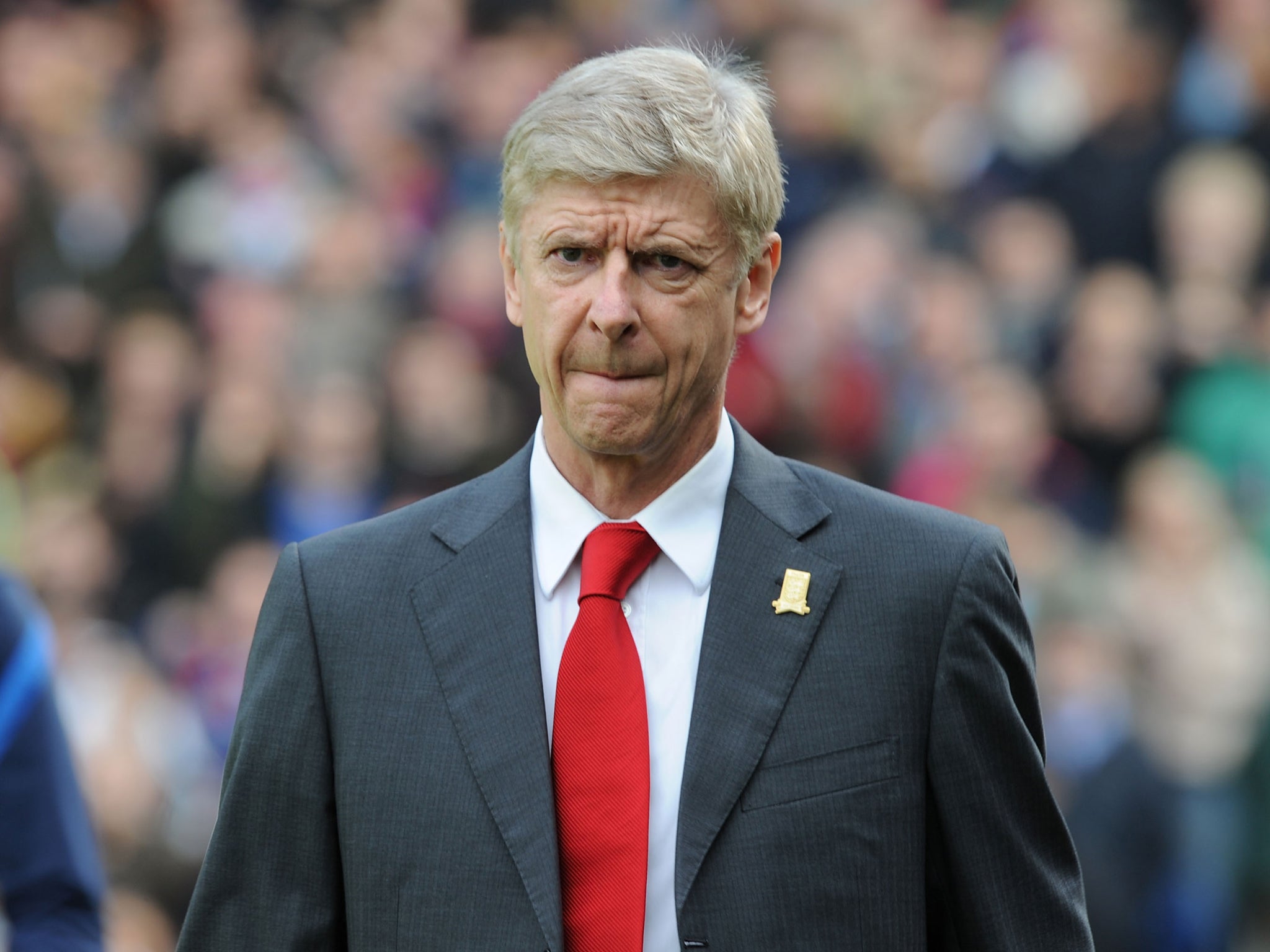 Arsene Wenger insists that he had no problems with signing Luis Suarez after failed summer pursuit