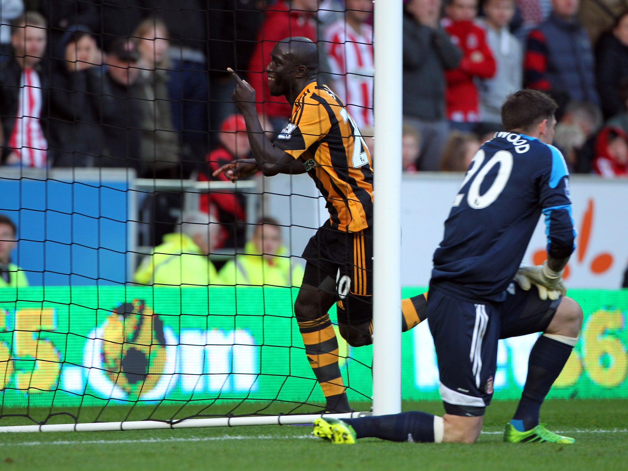 HULL, ENGLAND - NOVEMBER 02:Hull take the lead against Sunderland