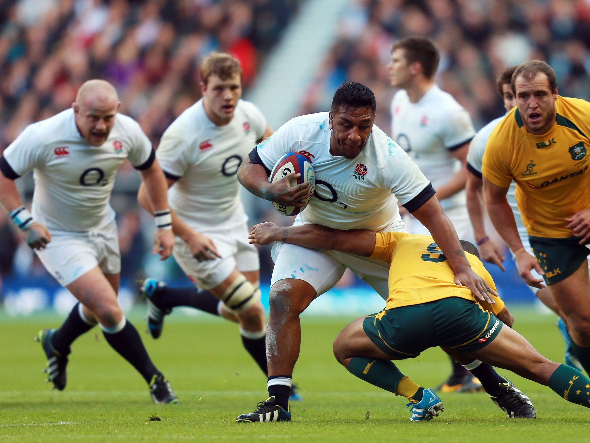 Mako Vunipola, center, missed training with a knee injury