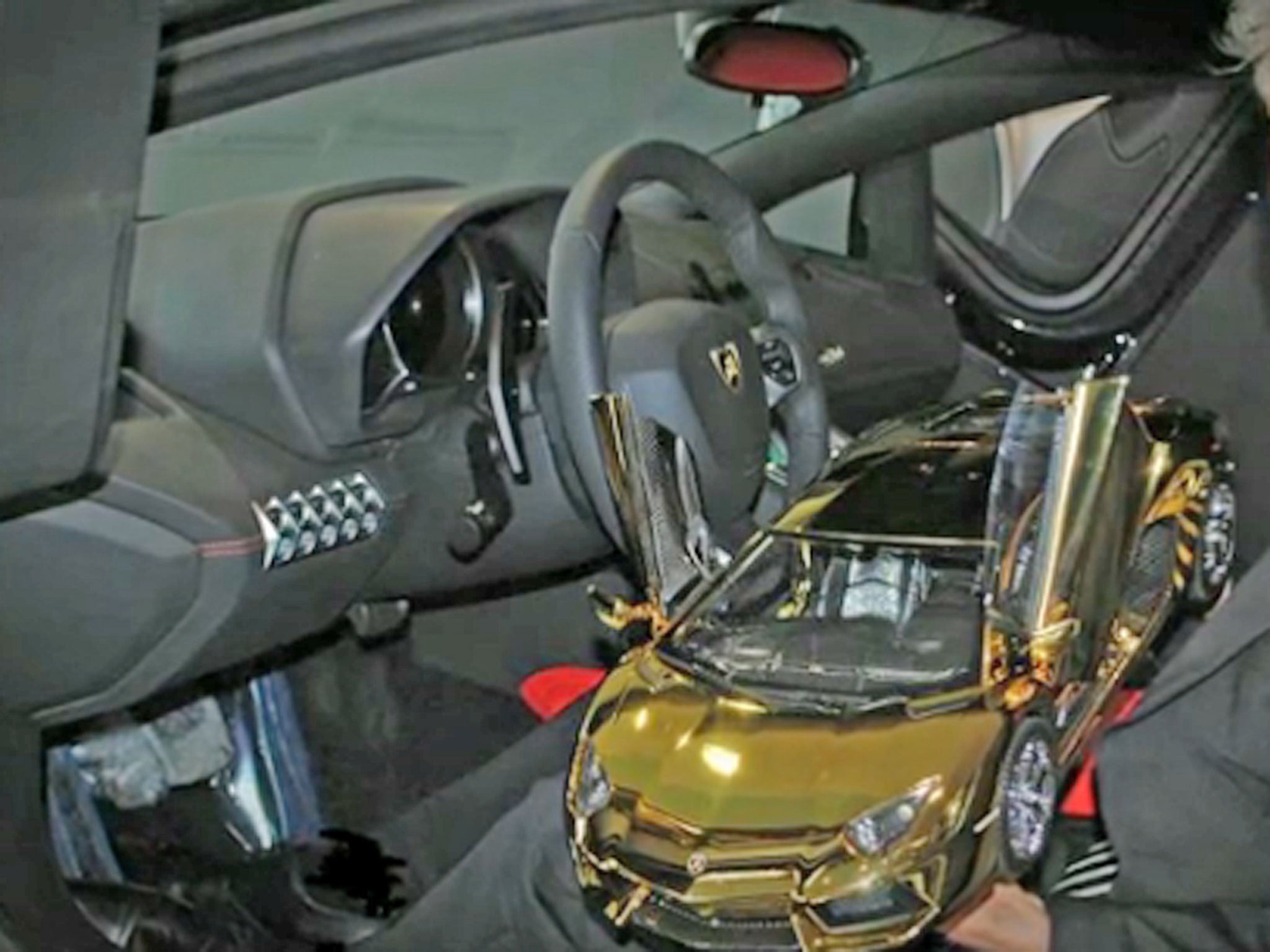 The replica model for the golden Lamborghini