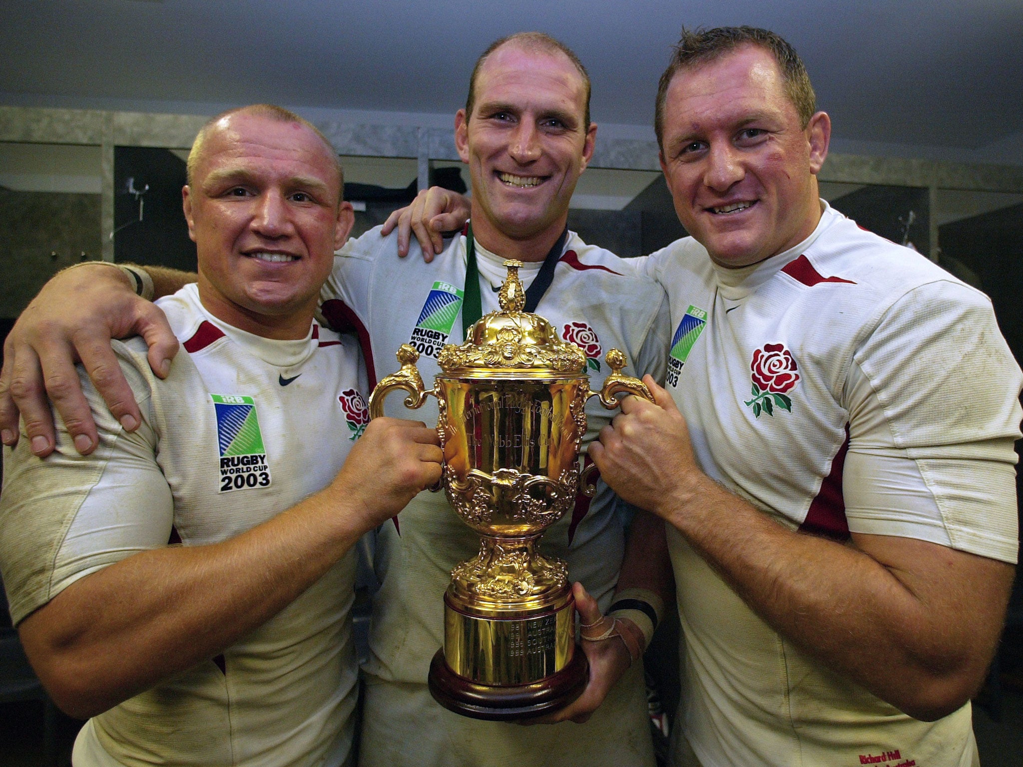 World Cup winner Lawrence Dallaglio (c) has helped Robshaw in the captaincy department