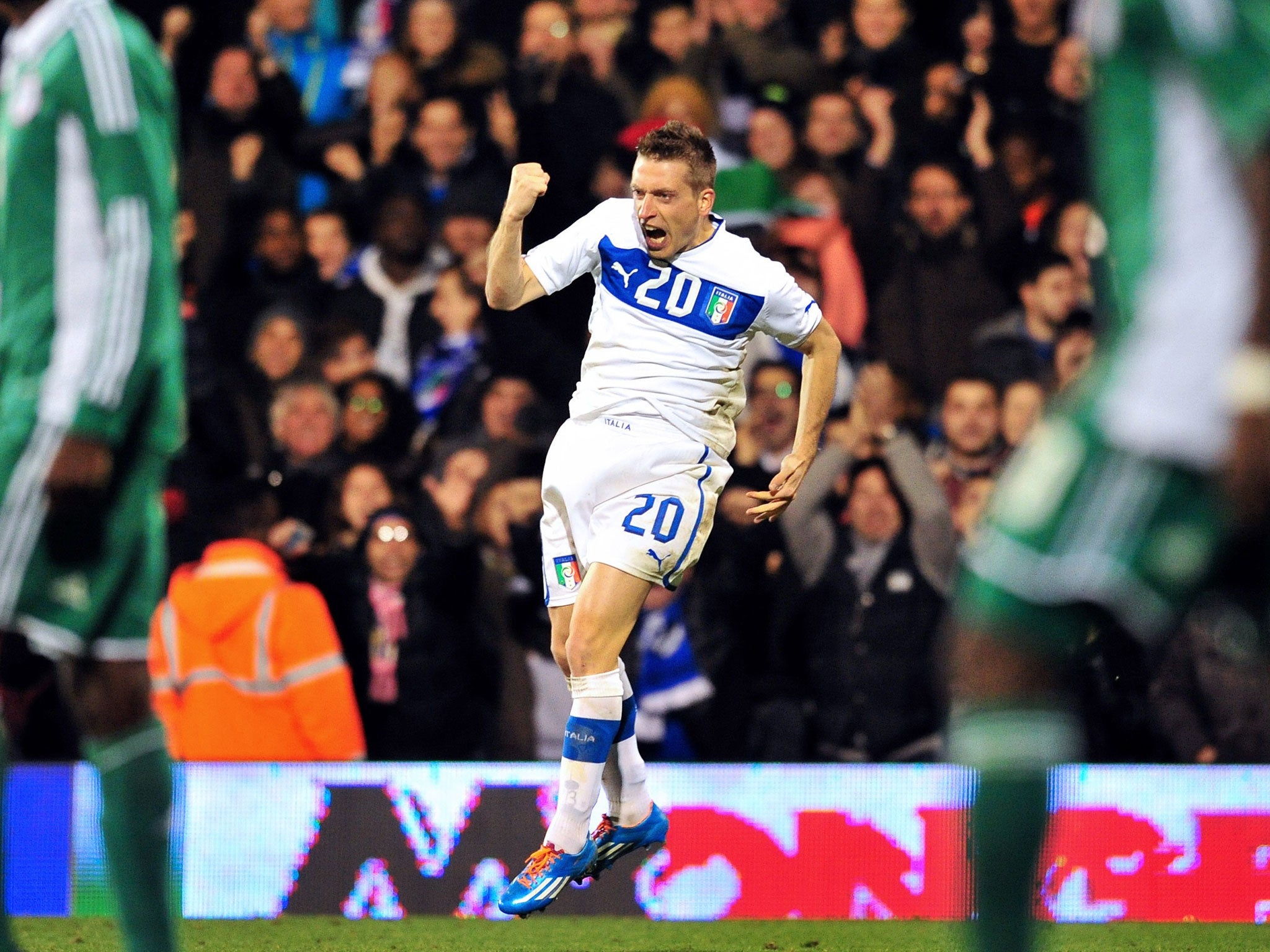 Emanuele Giaccherini celebrates scoring Italy's equaliser