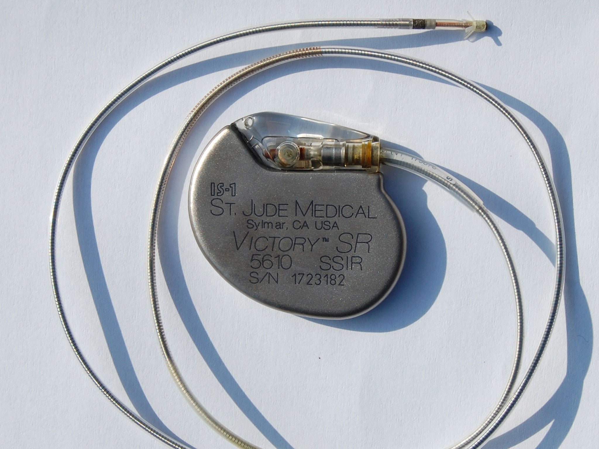 An artificial pacemaker from St. Jude Medical, with electrode